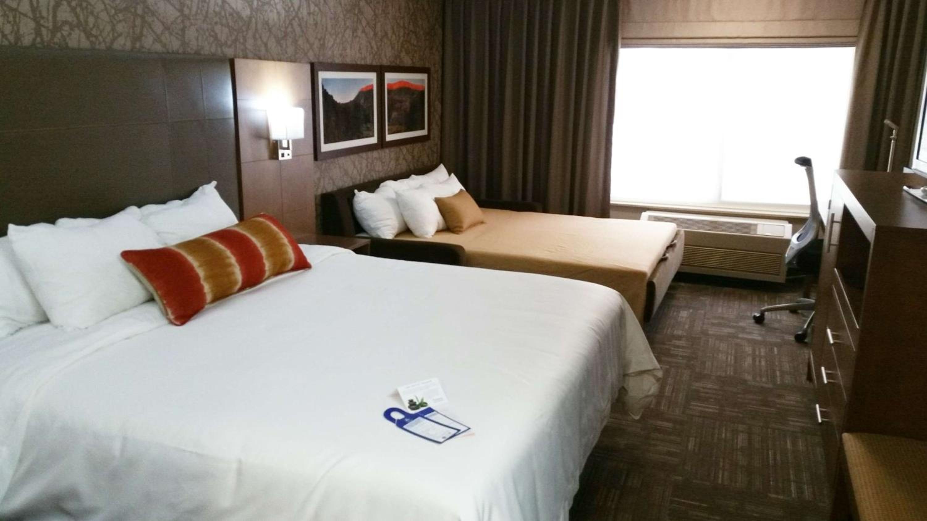 King Room with Sofa Bed - Photo 1