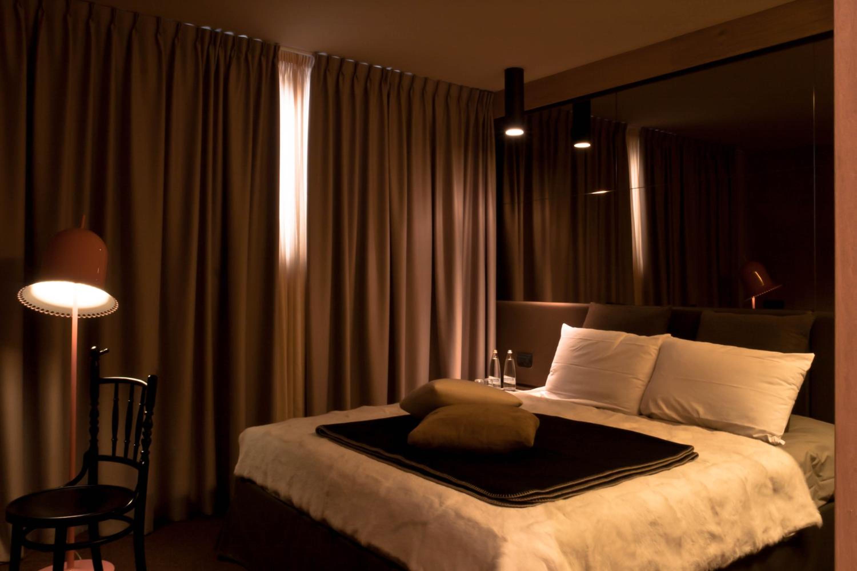 Junior Suite (2 Adults) - Photo 1
