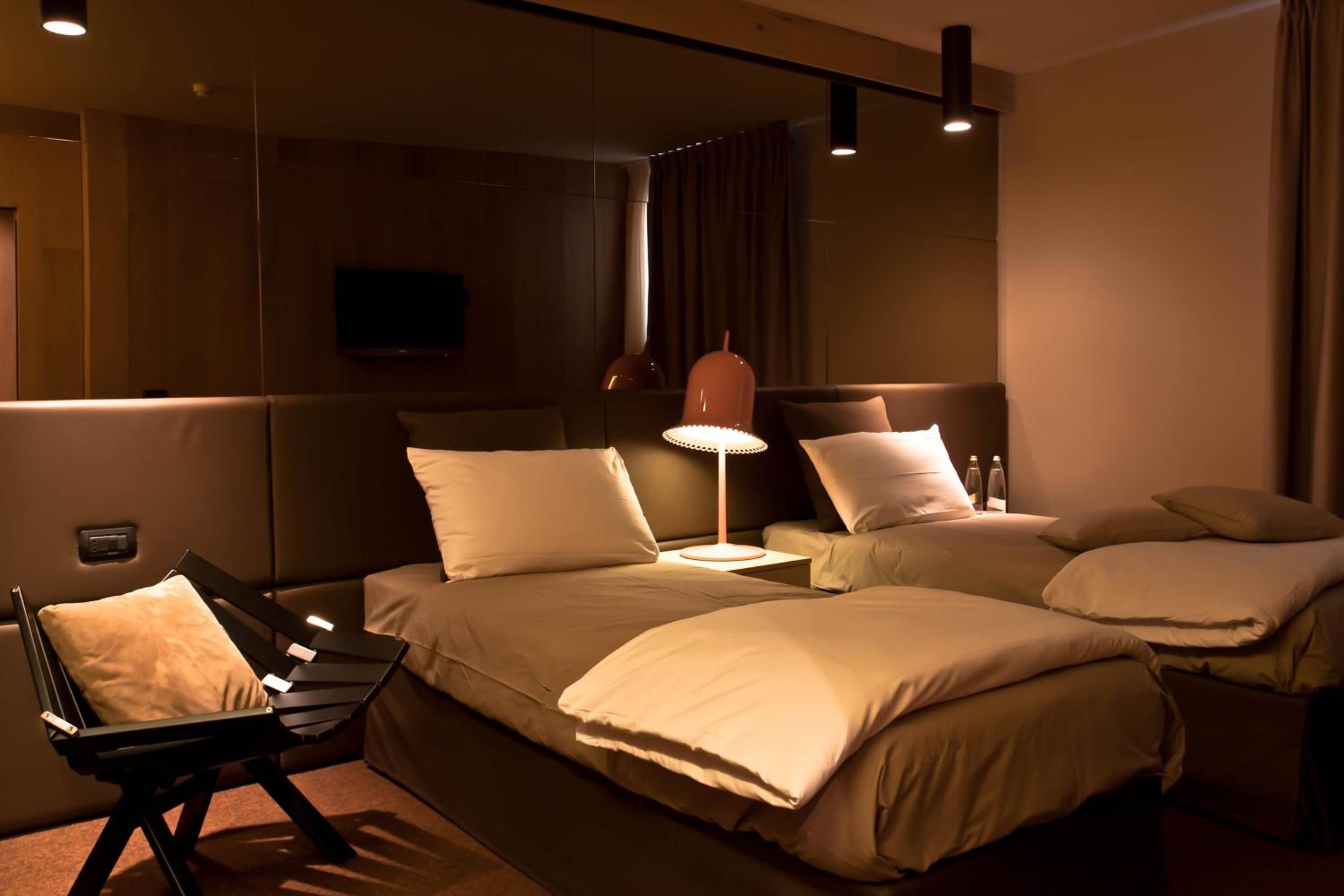 Junior Suite (4 Adults) - Photo 1