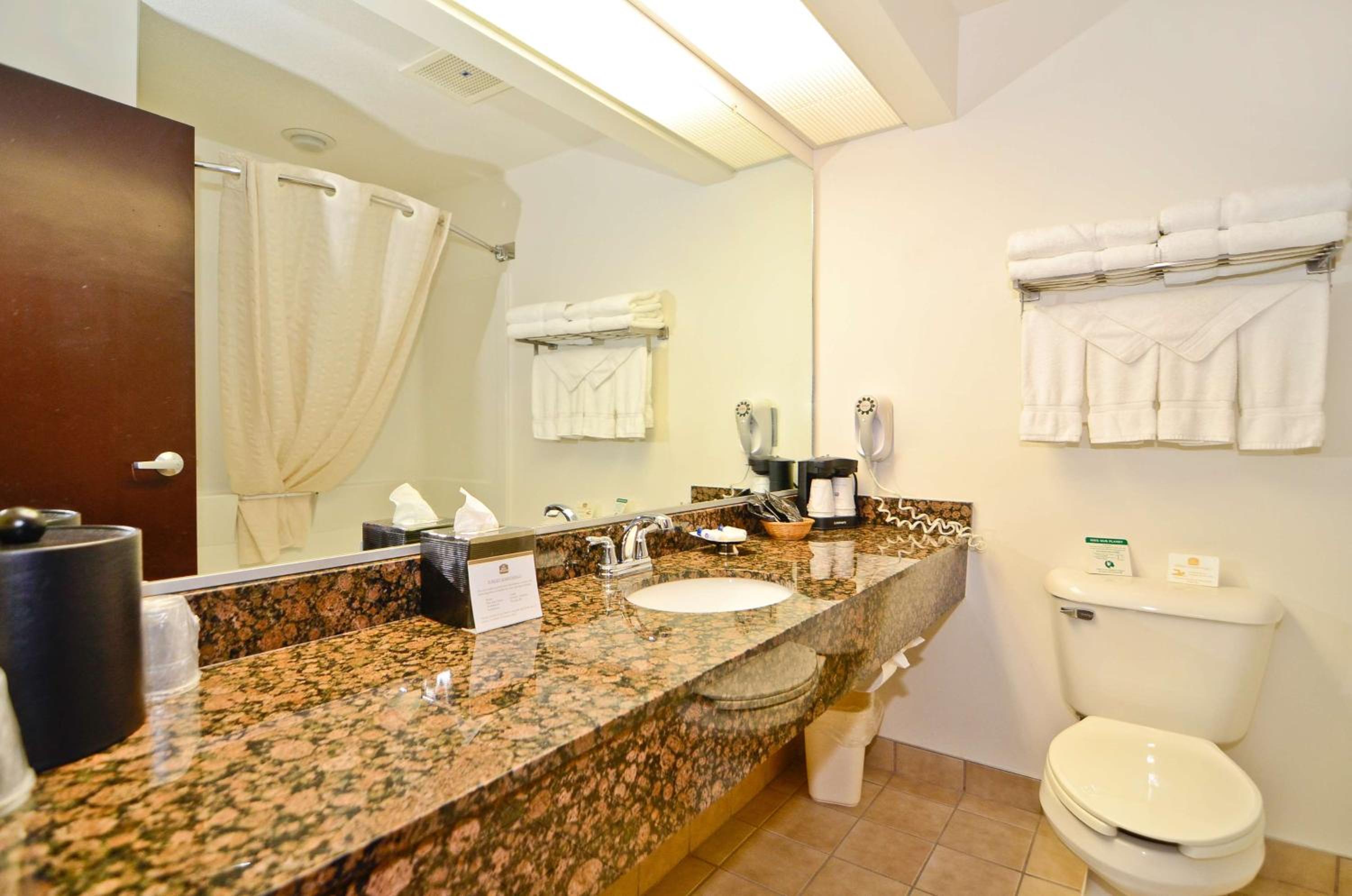King Room - Non-Smoking photo 2