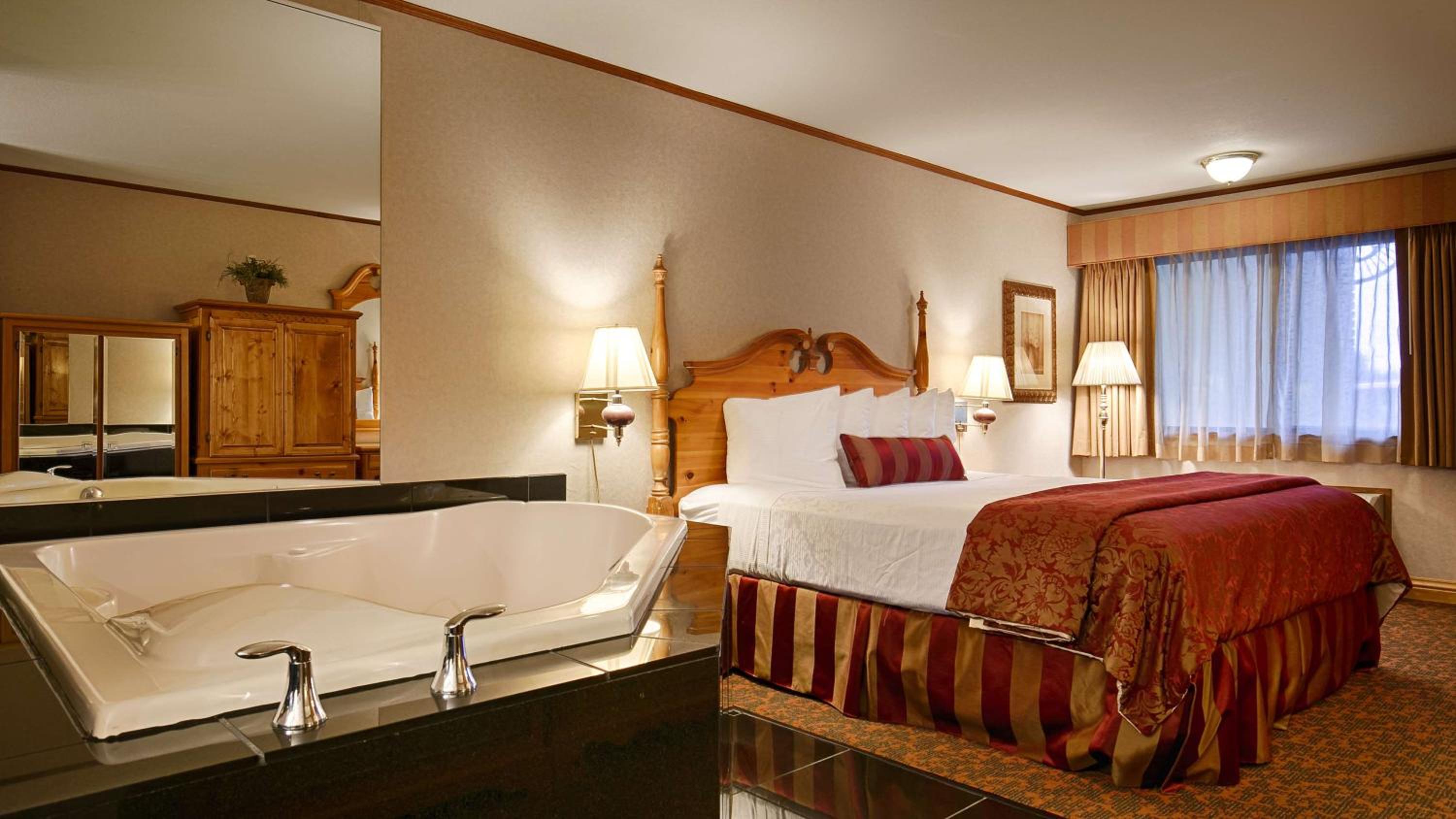 King Room with Spa Bath - Courtyard View - Photo 11