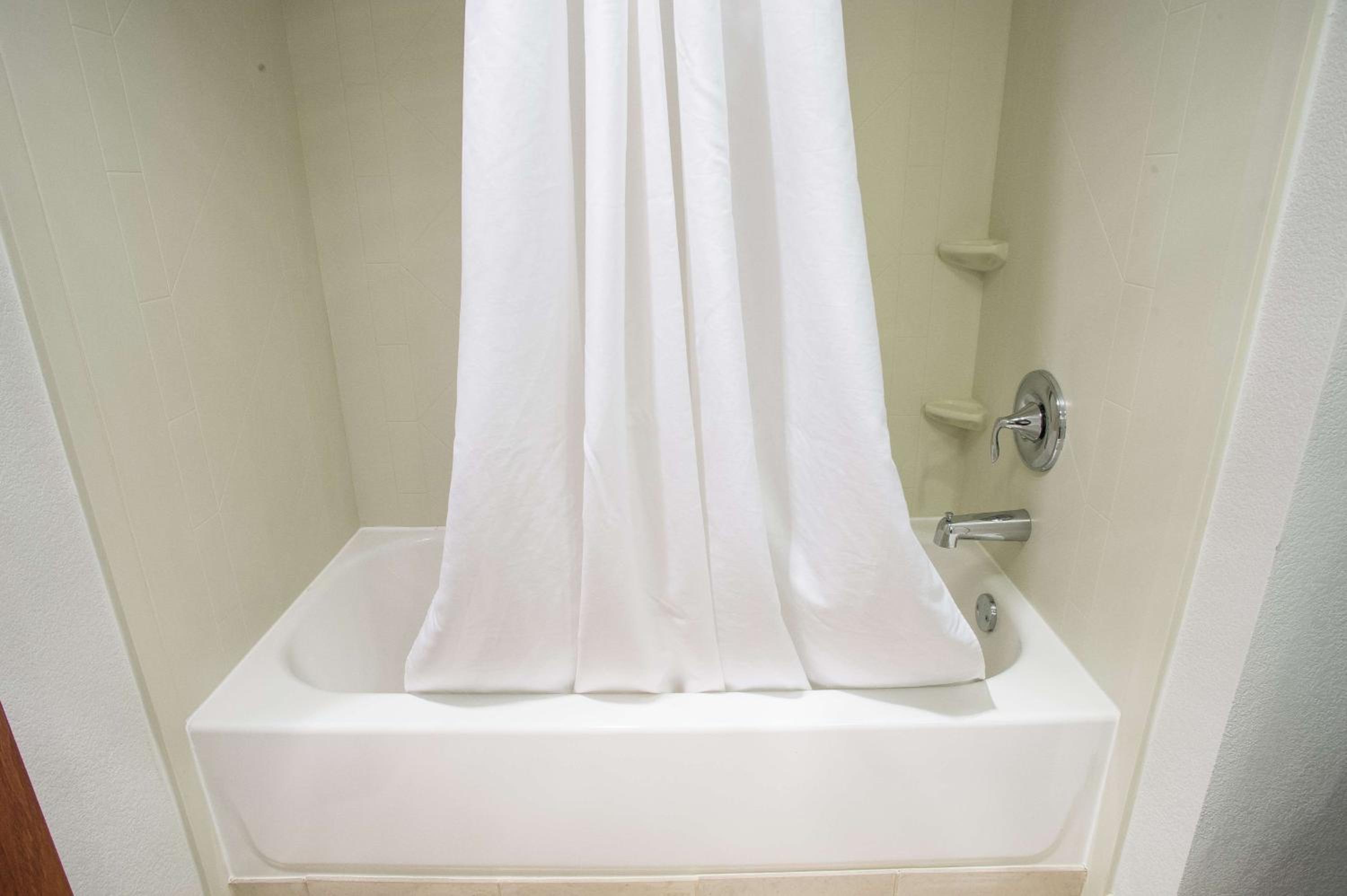 Deluxe King Room - Photo 6