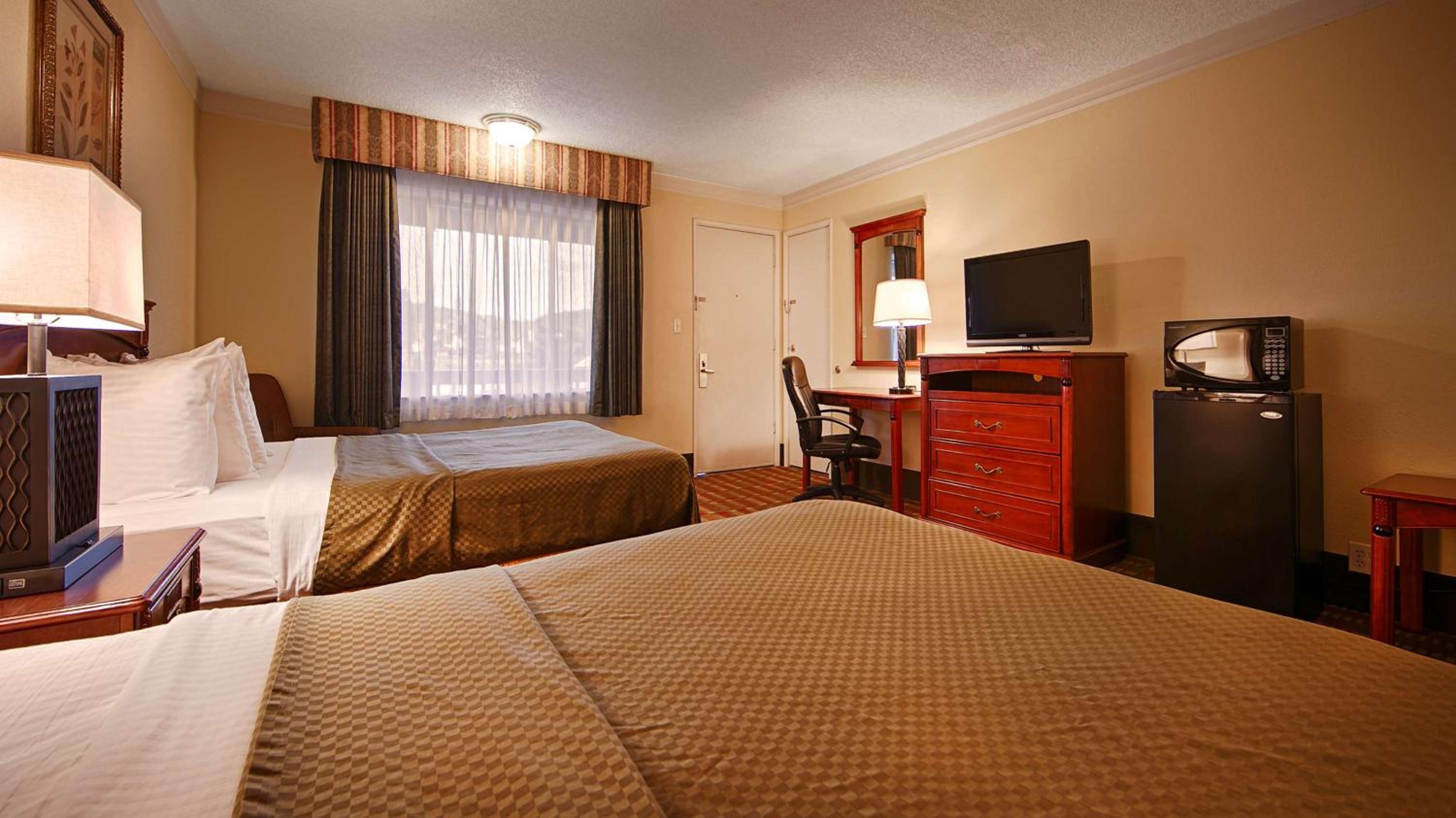 Double Room with Two Double Beds - Photo 1