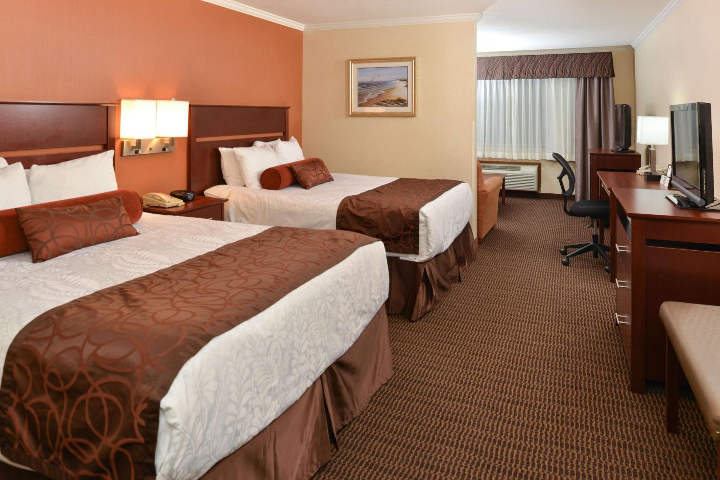 Queen Suite with Two Queen Beds