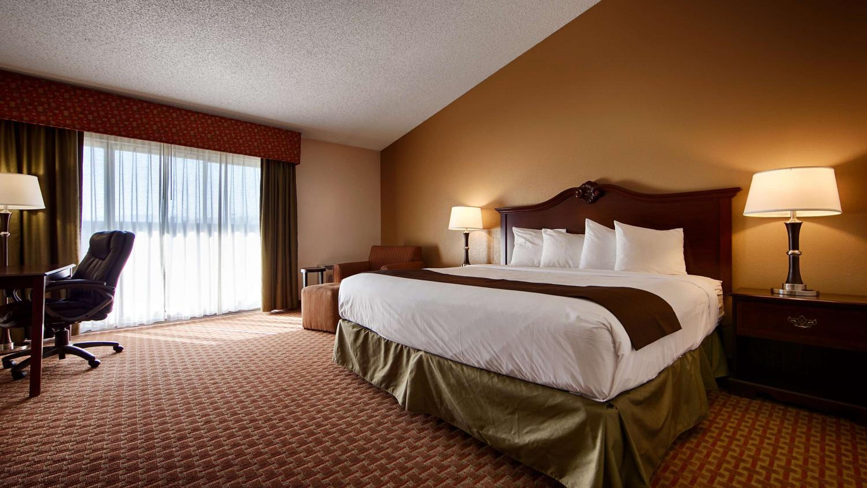 King Room - Non-Smoking - Photo 1