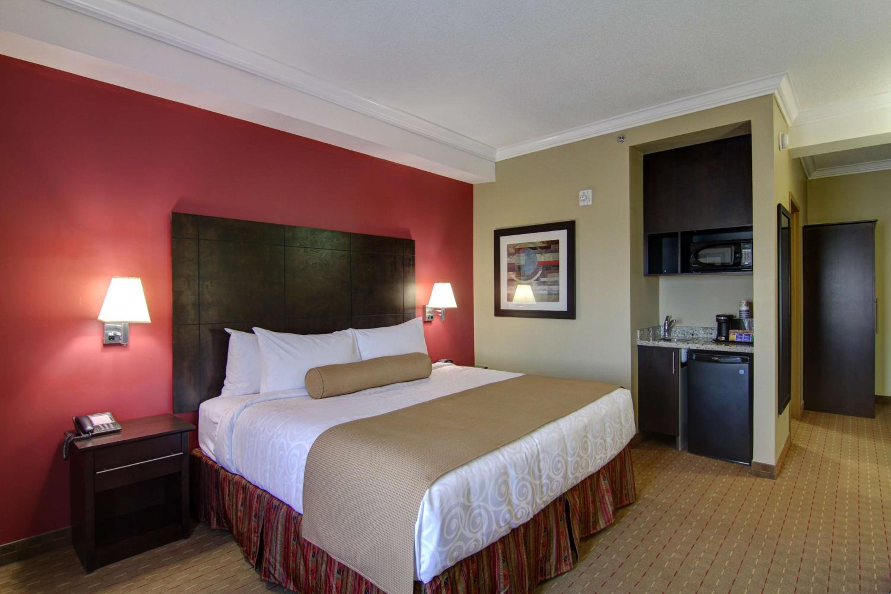 King Room - Non-Smoking - Photo 1