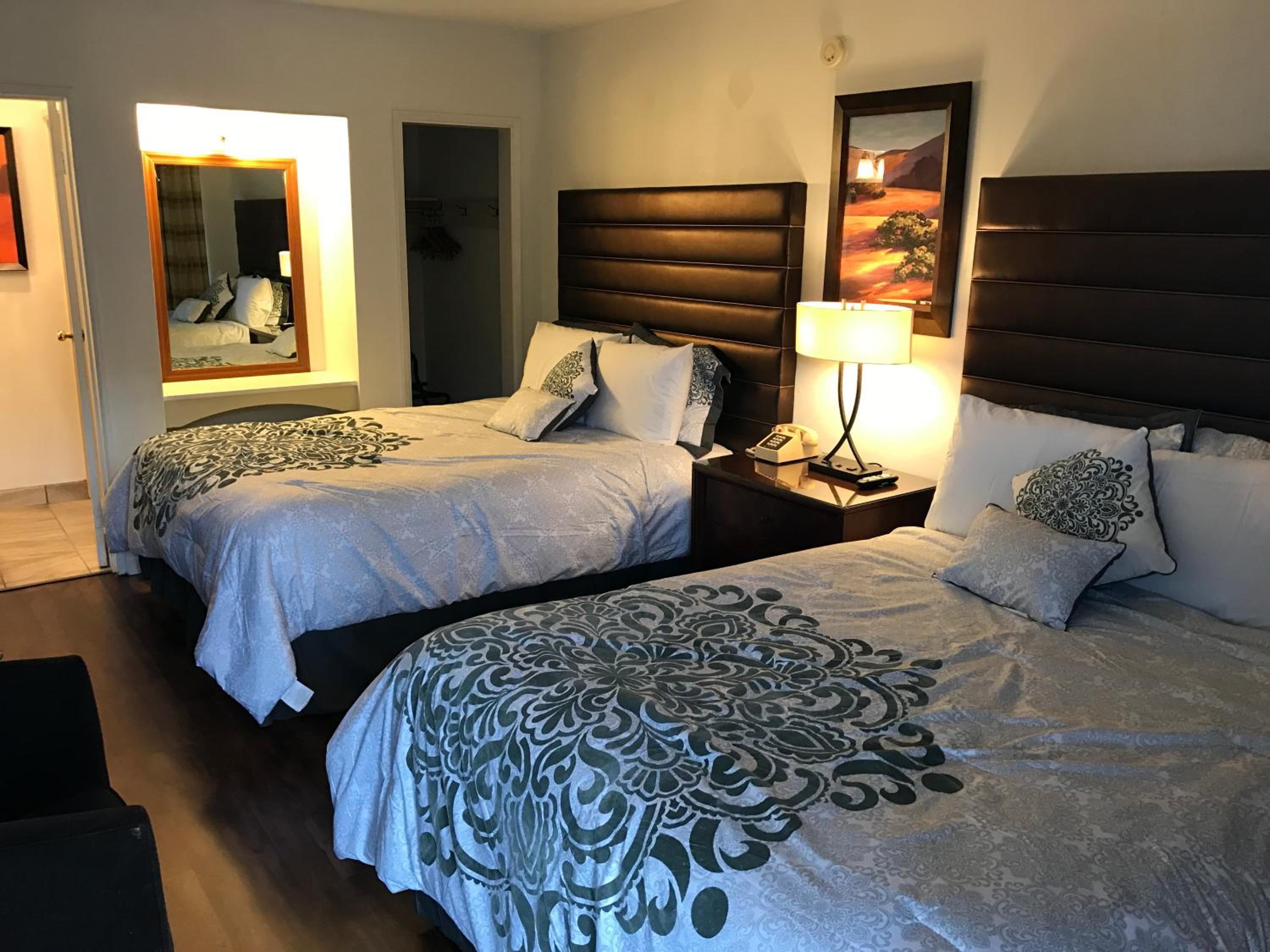 Standard Queen Room with Two Queen Beds