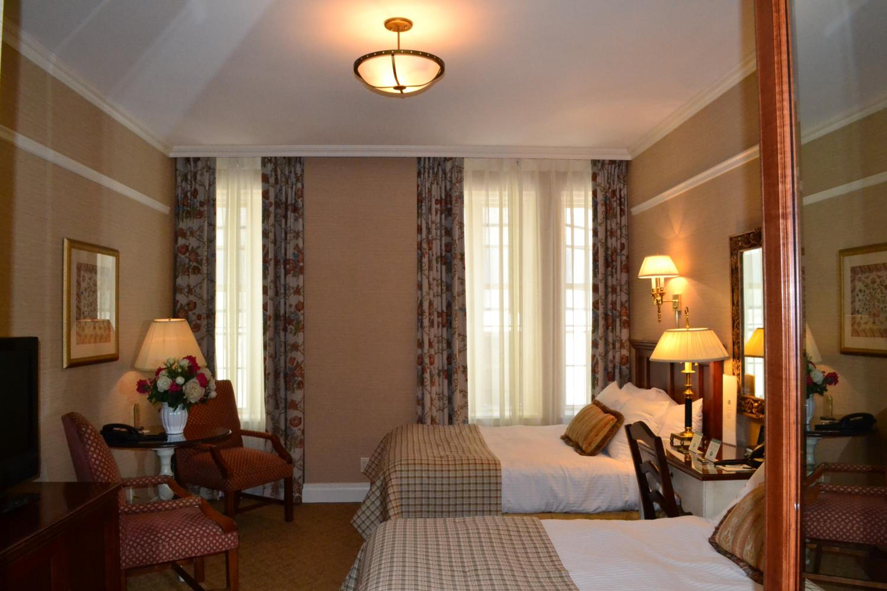 Superior Two Double Bedded Room thumbnail 5