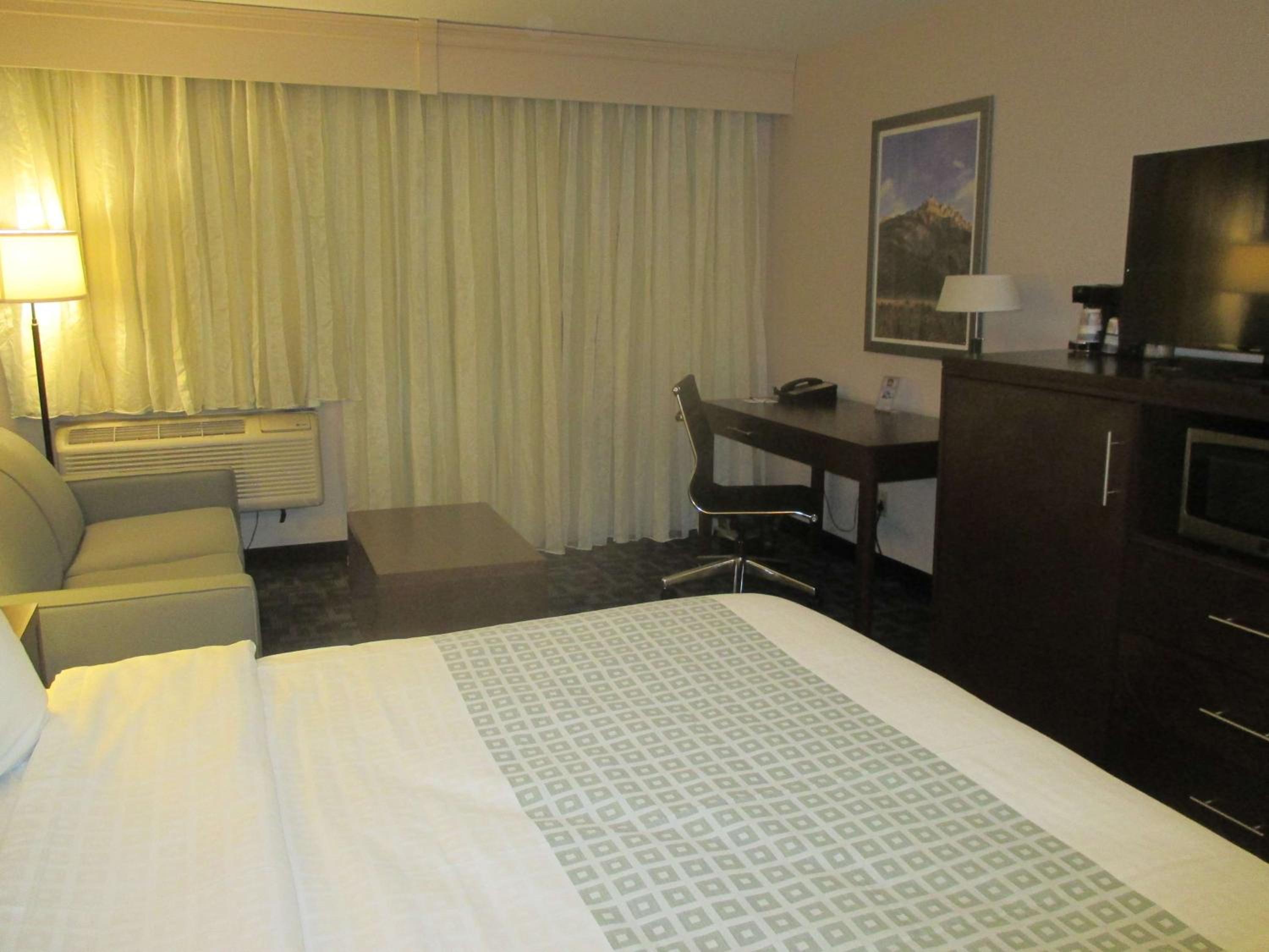King Room with Sofa Bed - Non-Smoking - Photo 1