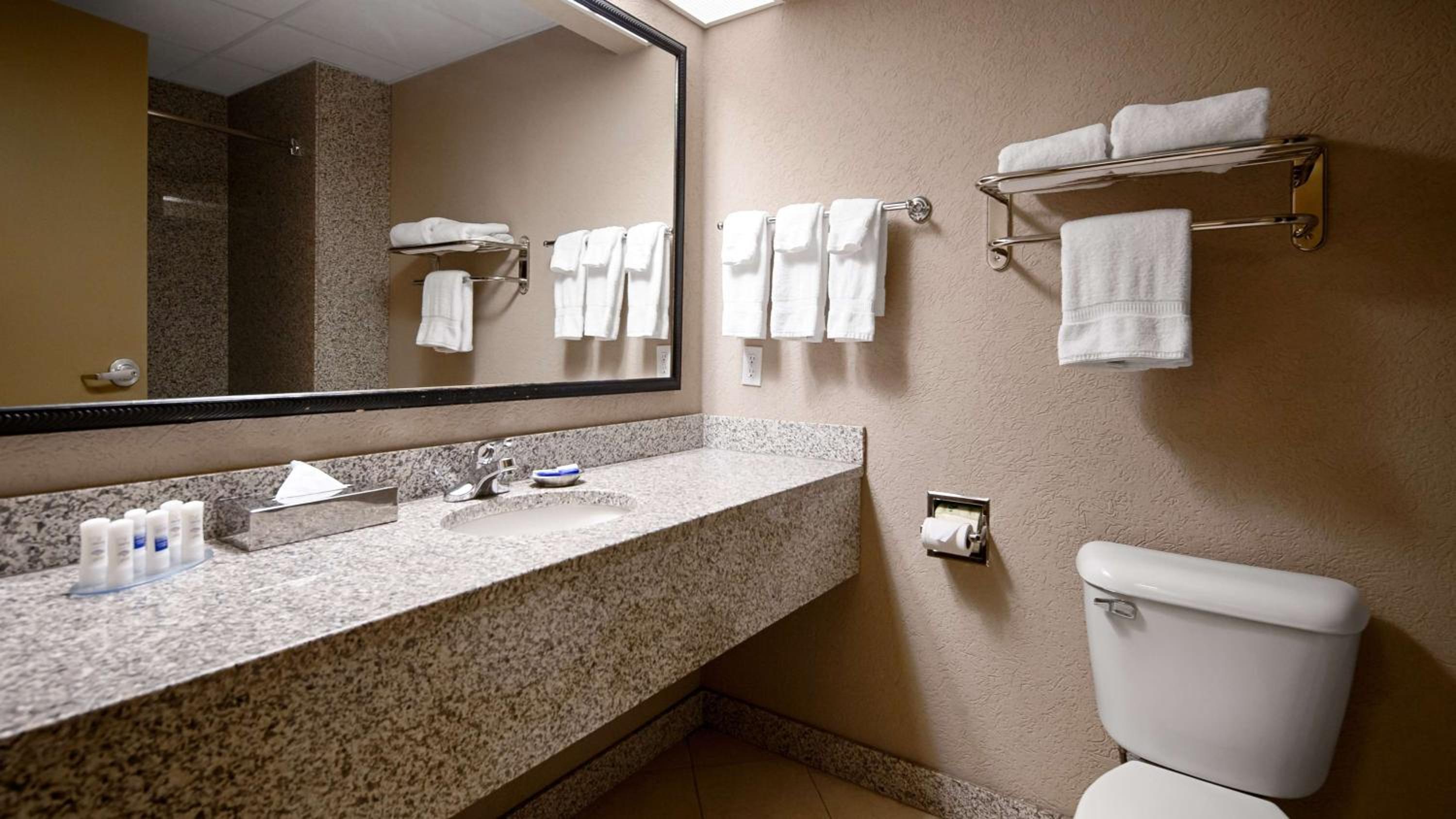 Double Suite with Two Double Beds - Non-Smoking - Photo 9