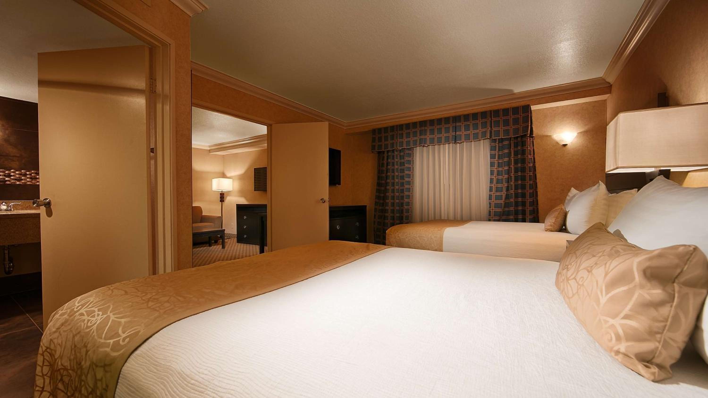  Family Suite - Courtyard View - Photo 1