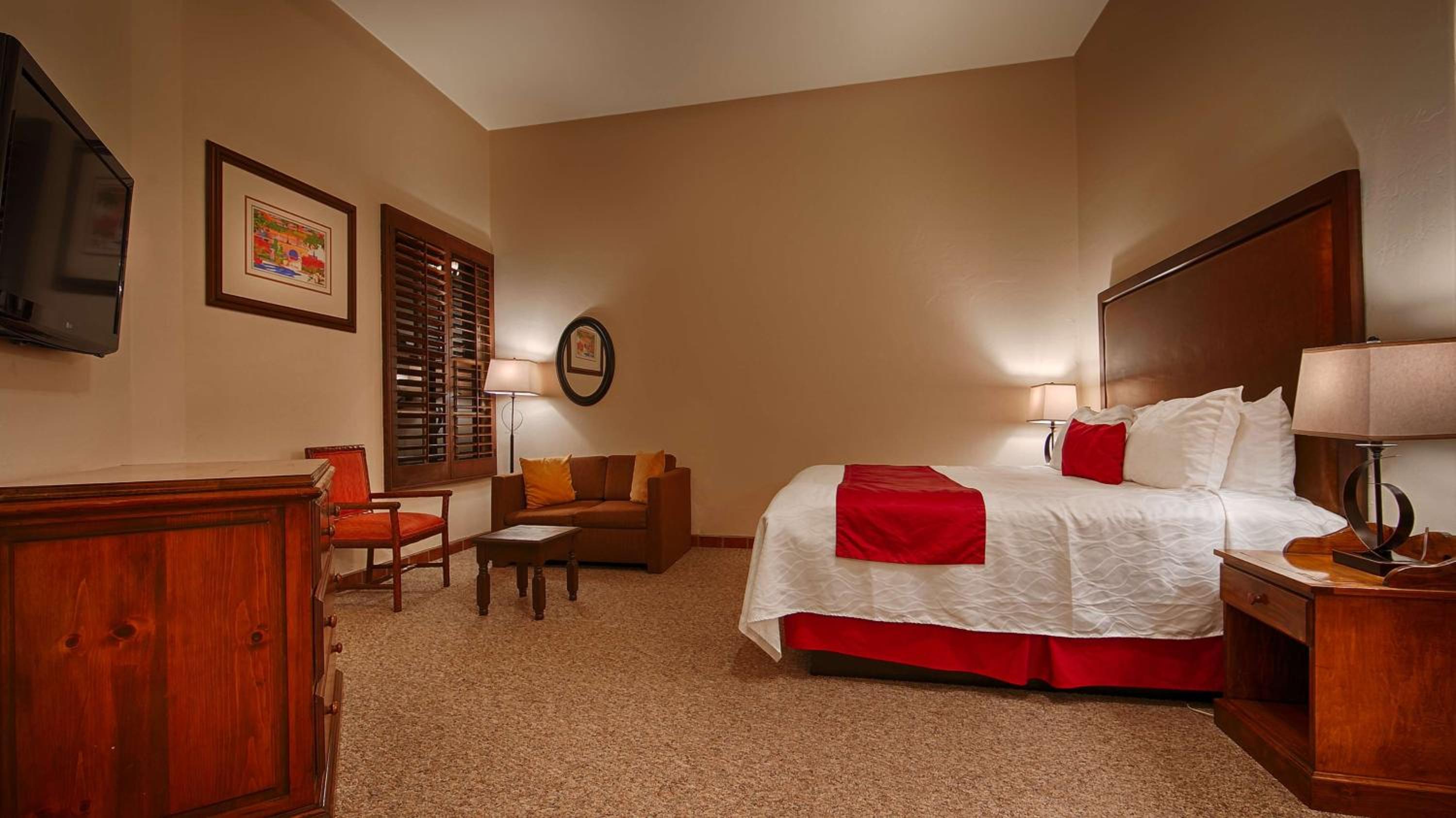 King Room with Sofa Bed - Non-Smoking - Photo 2
