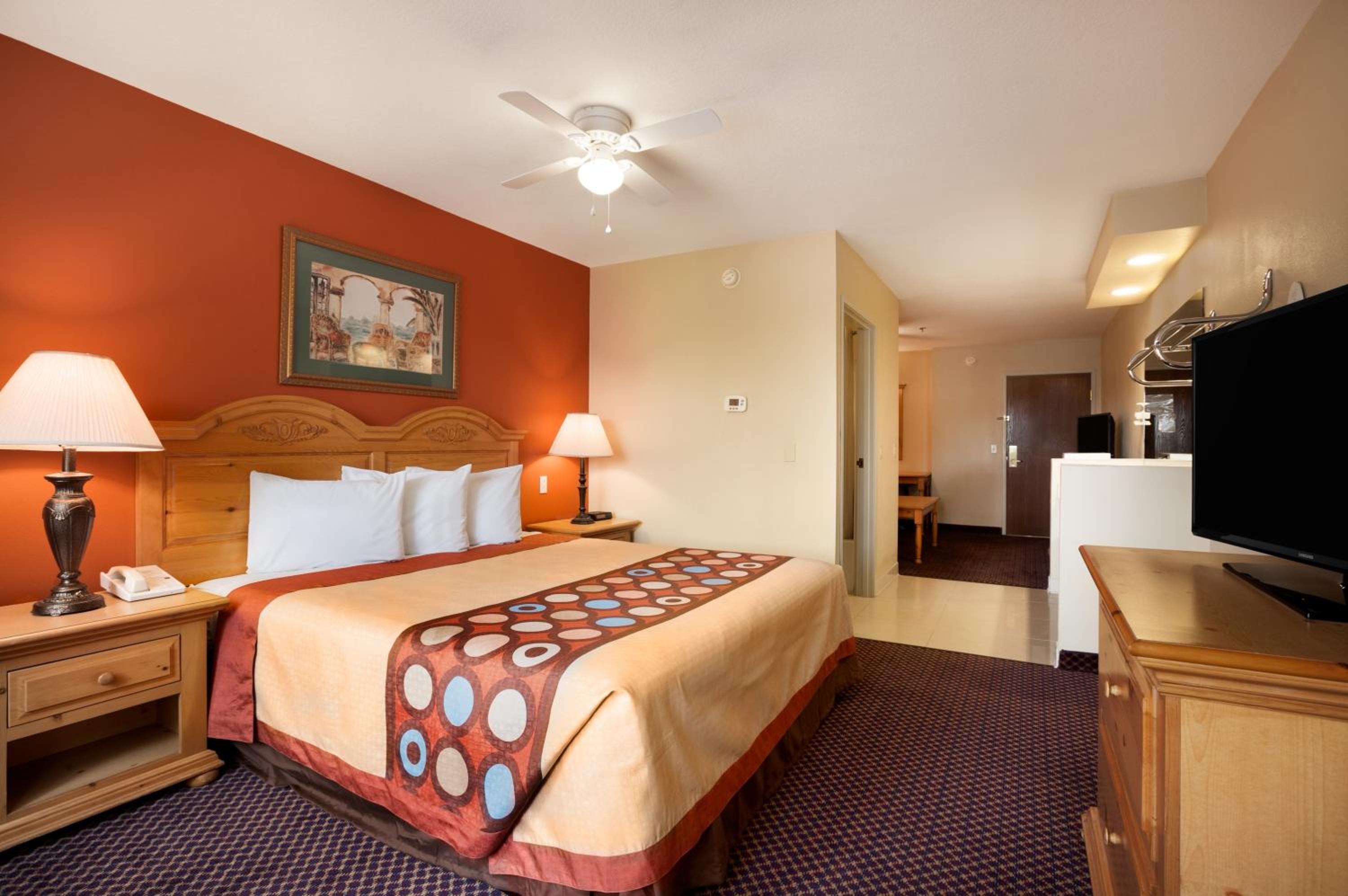 King Room - Mobility Access/Non-Smoking photo 3