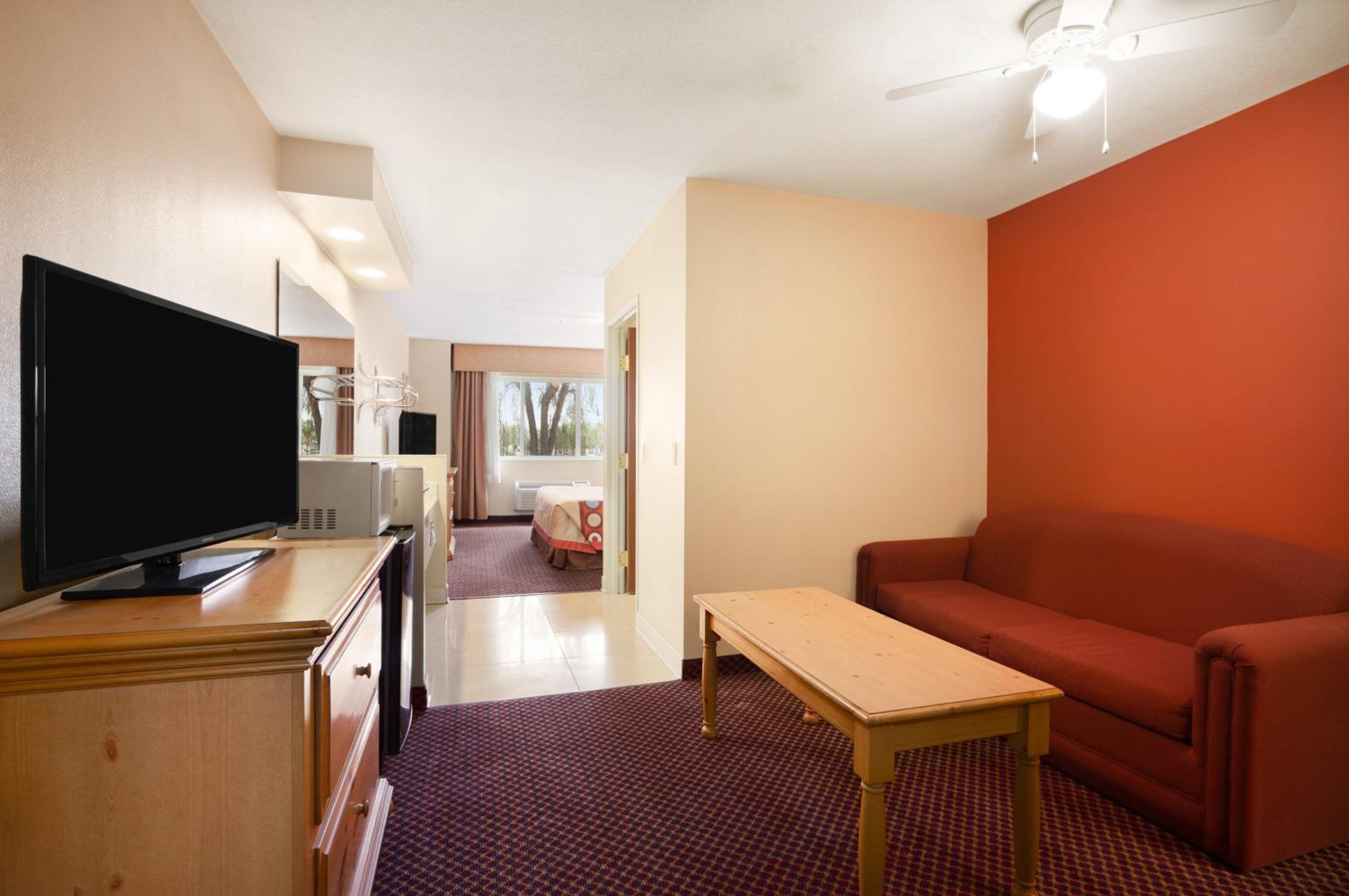 King Studio Suite - Non-Smoking photo 1