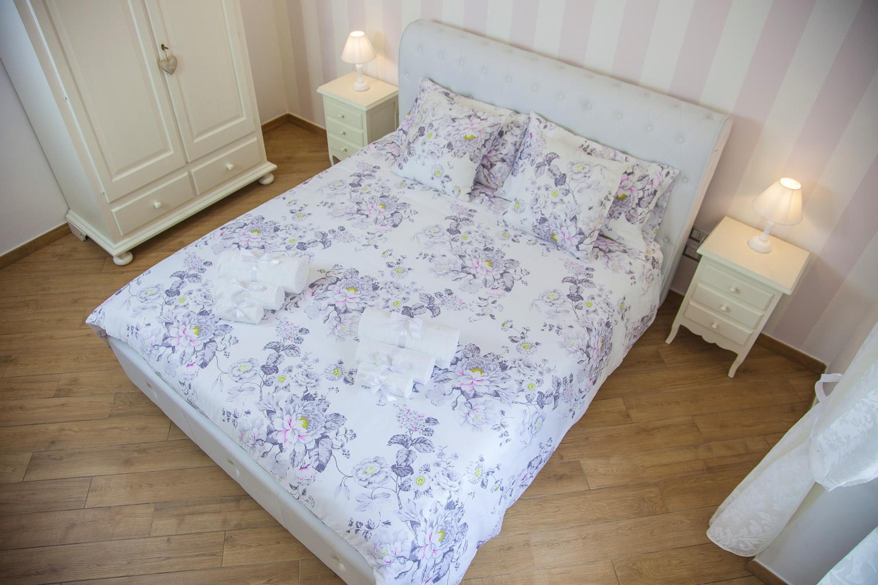 Double Room with Private Bathroom - Photo 17