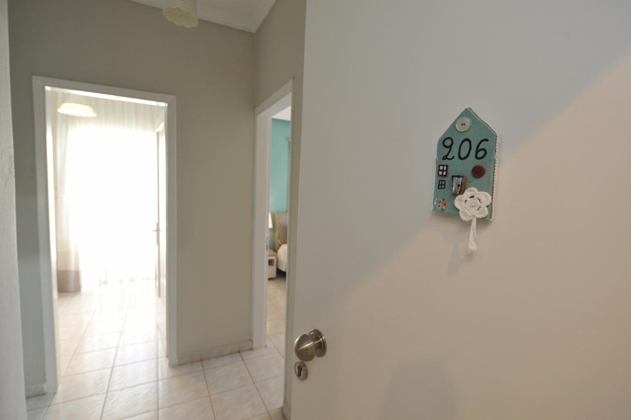 One-Bedroom Apartment (3 Adults) photo 1