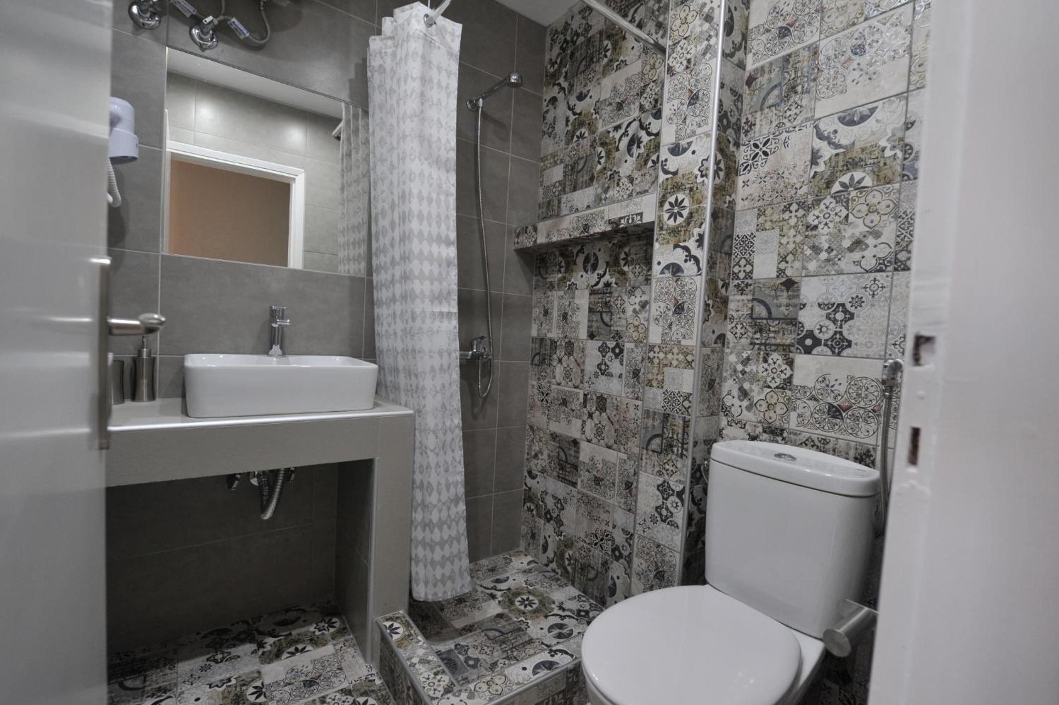 One-Bedroom Apartment (3 Adults) photo 2