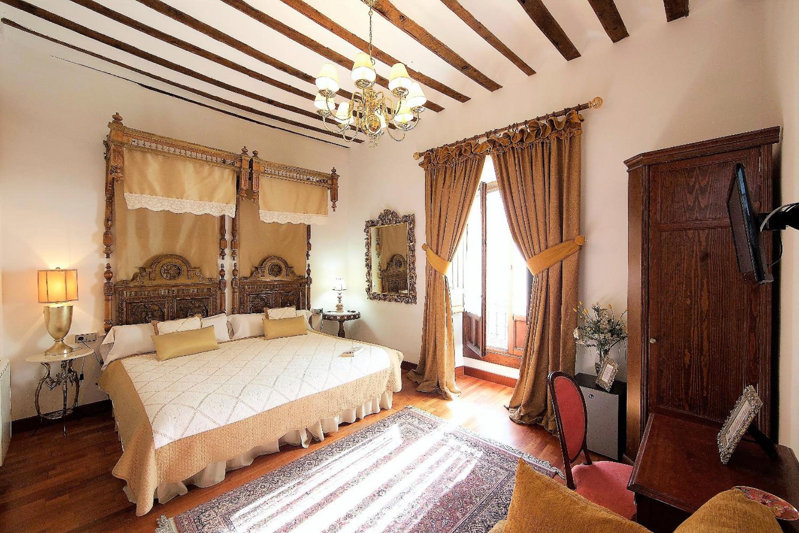 Deluxe Double Room - Photo 52