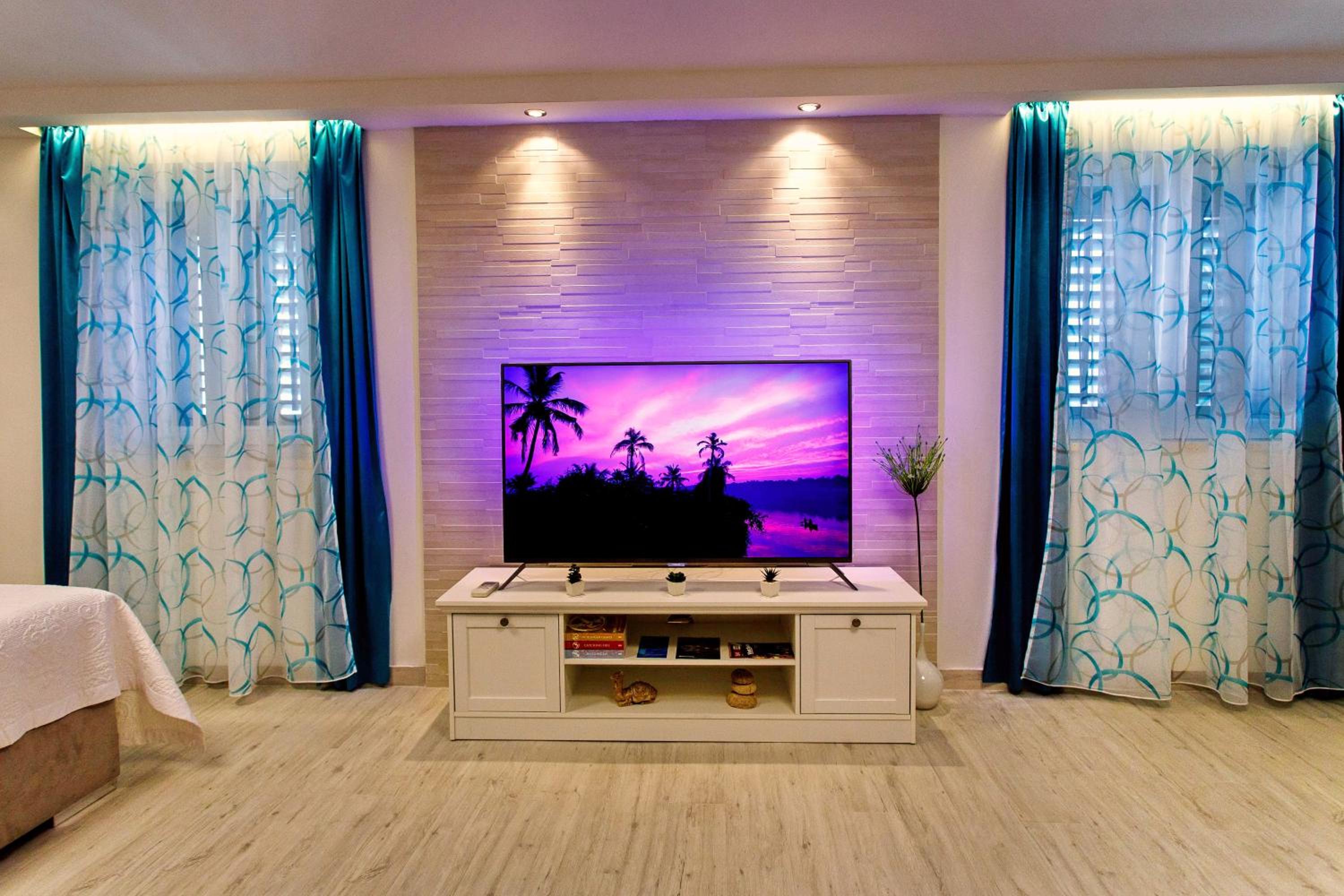 Luxury King Room with Terrace - Photo 2