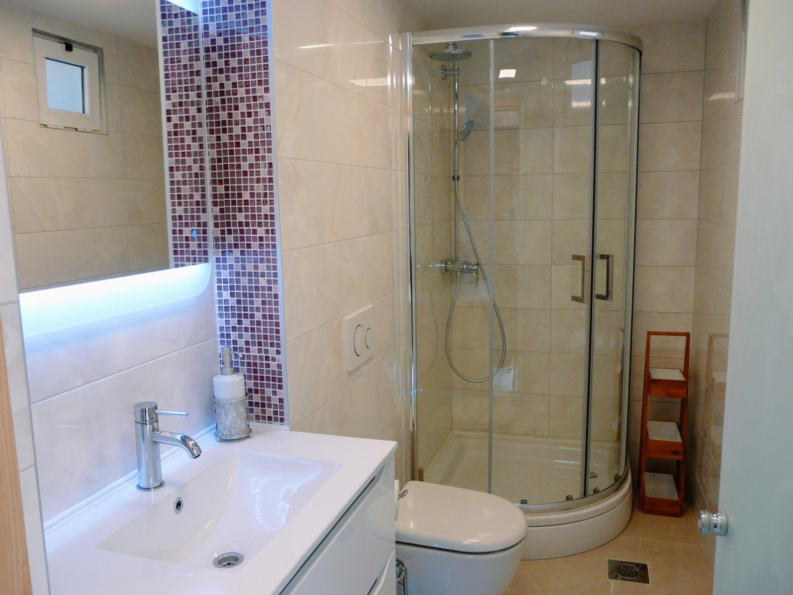 Luxury King Room with Terrace - Photo 3