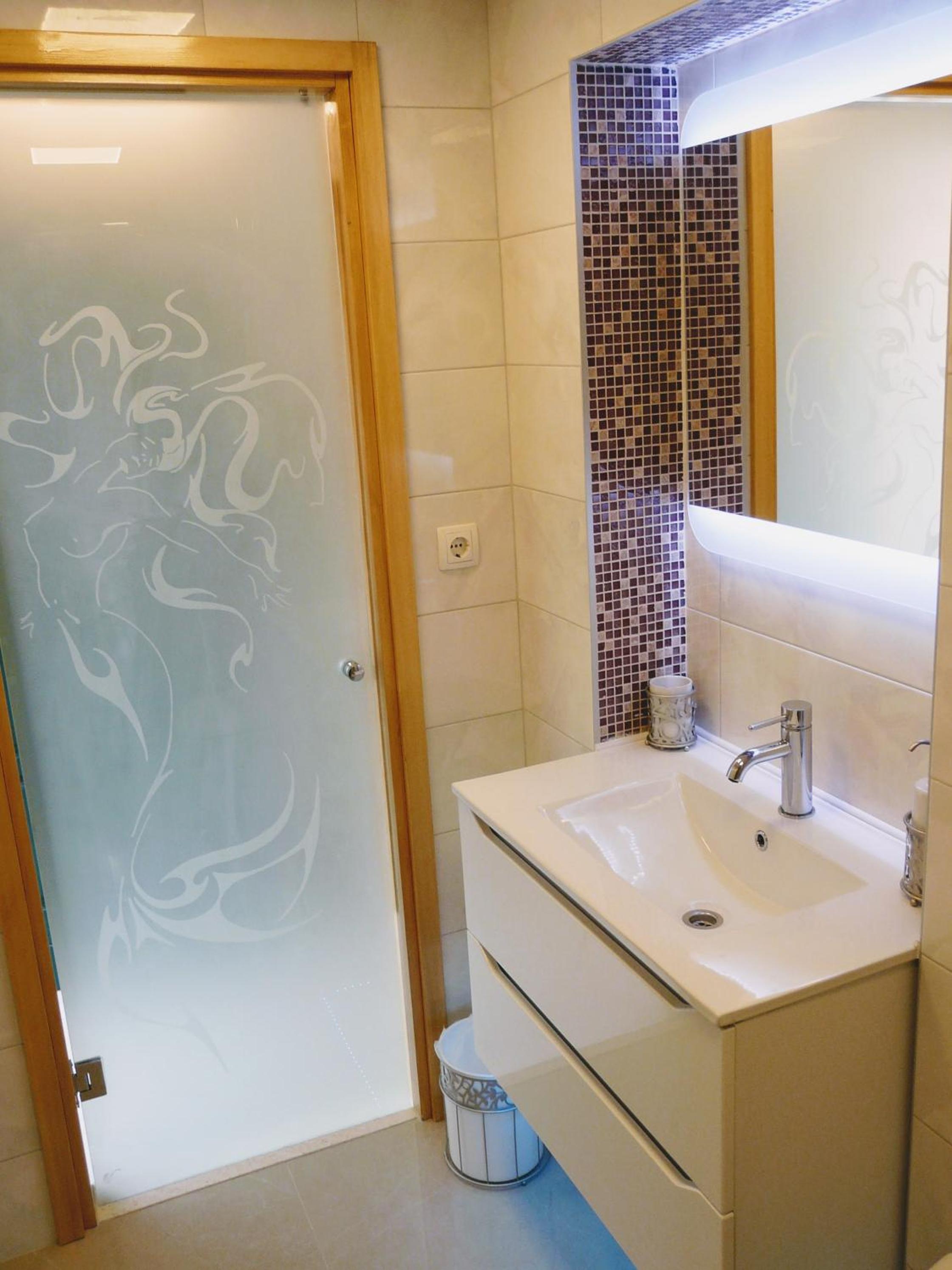 Luxury King Room with Terrace - Photo 17