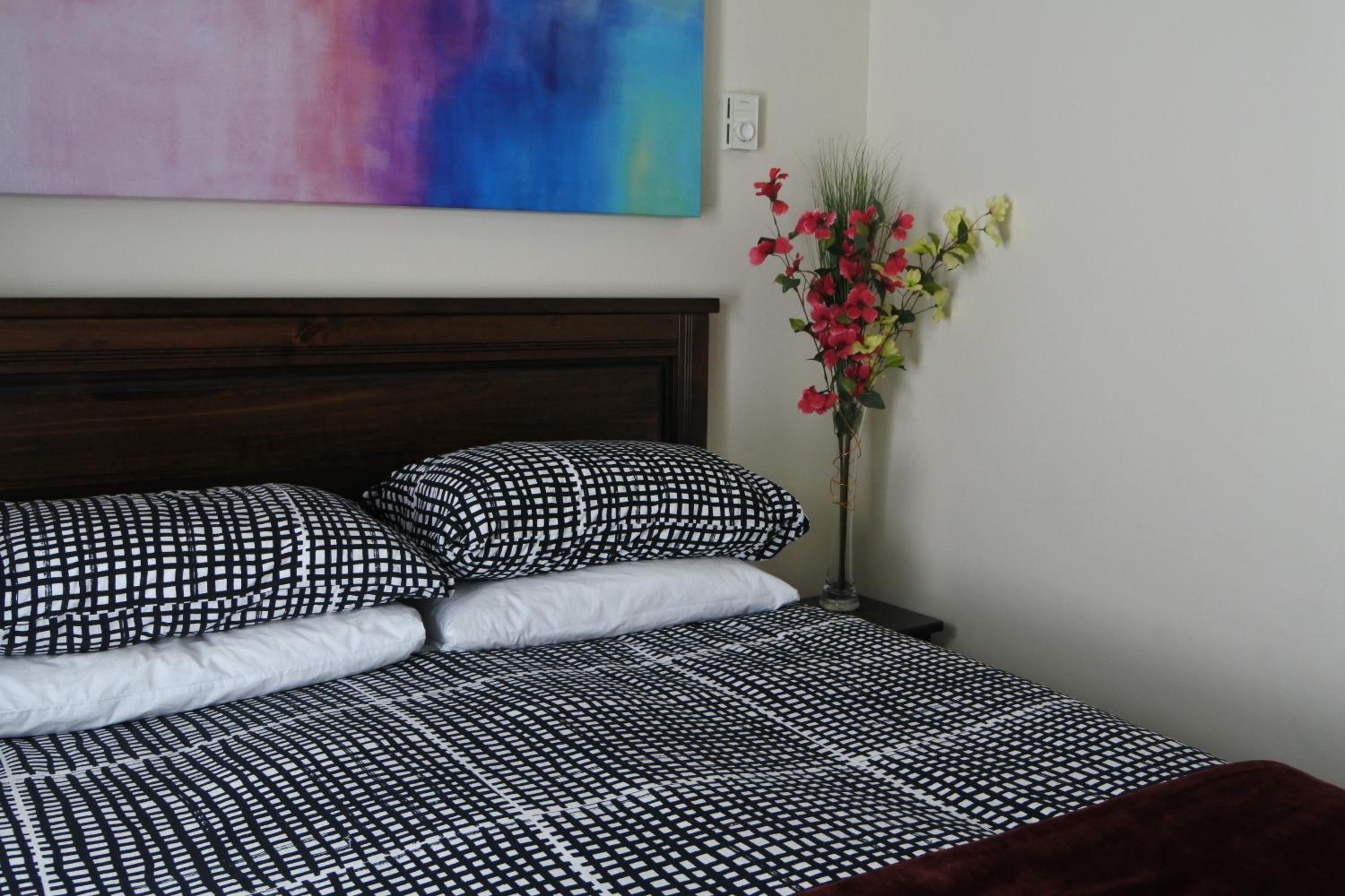 Queen Room photo 3