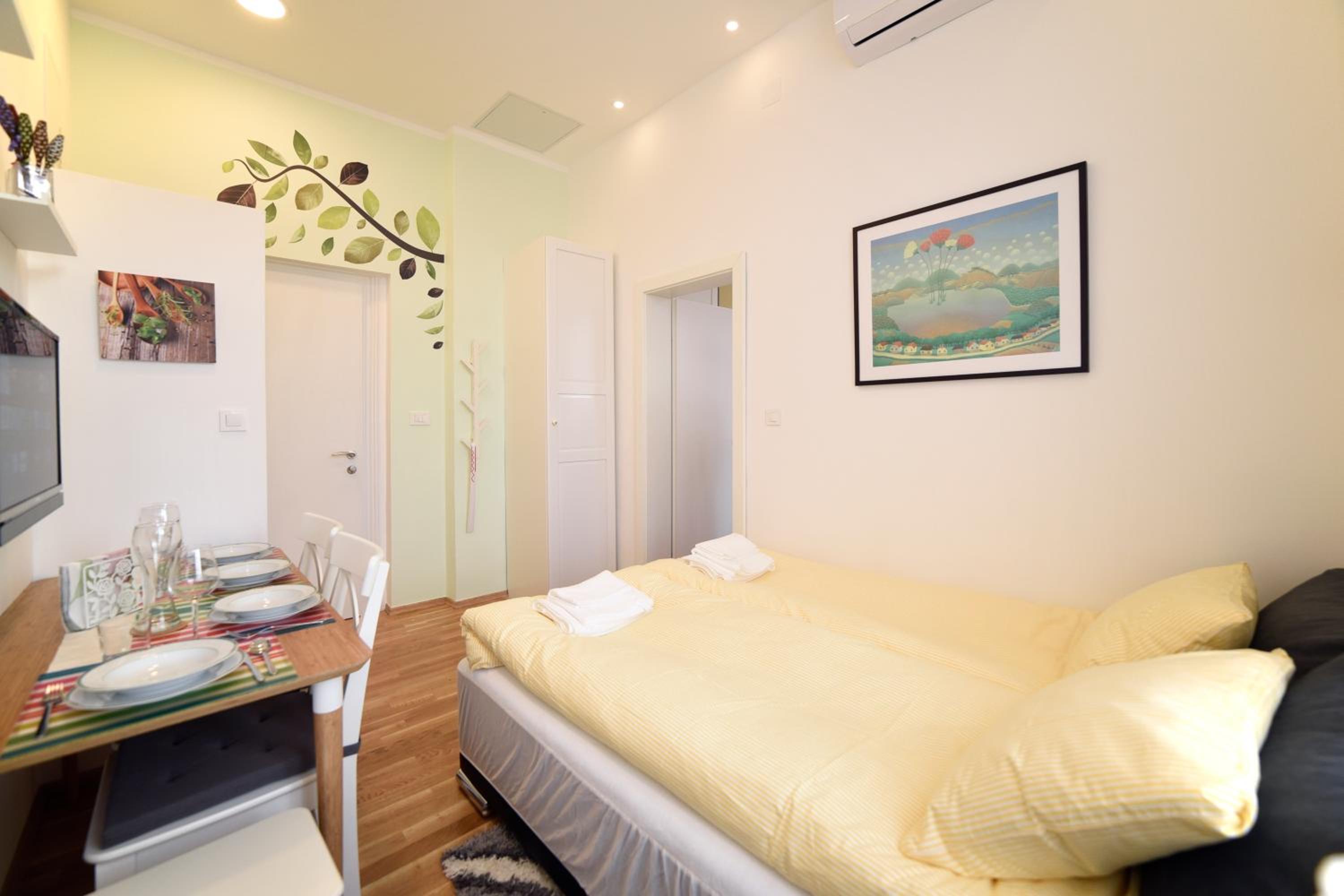 Apartment - Photo 14