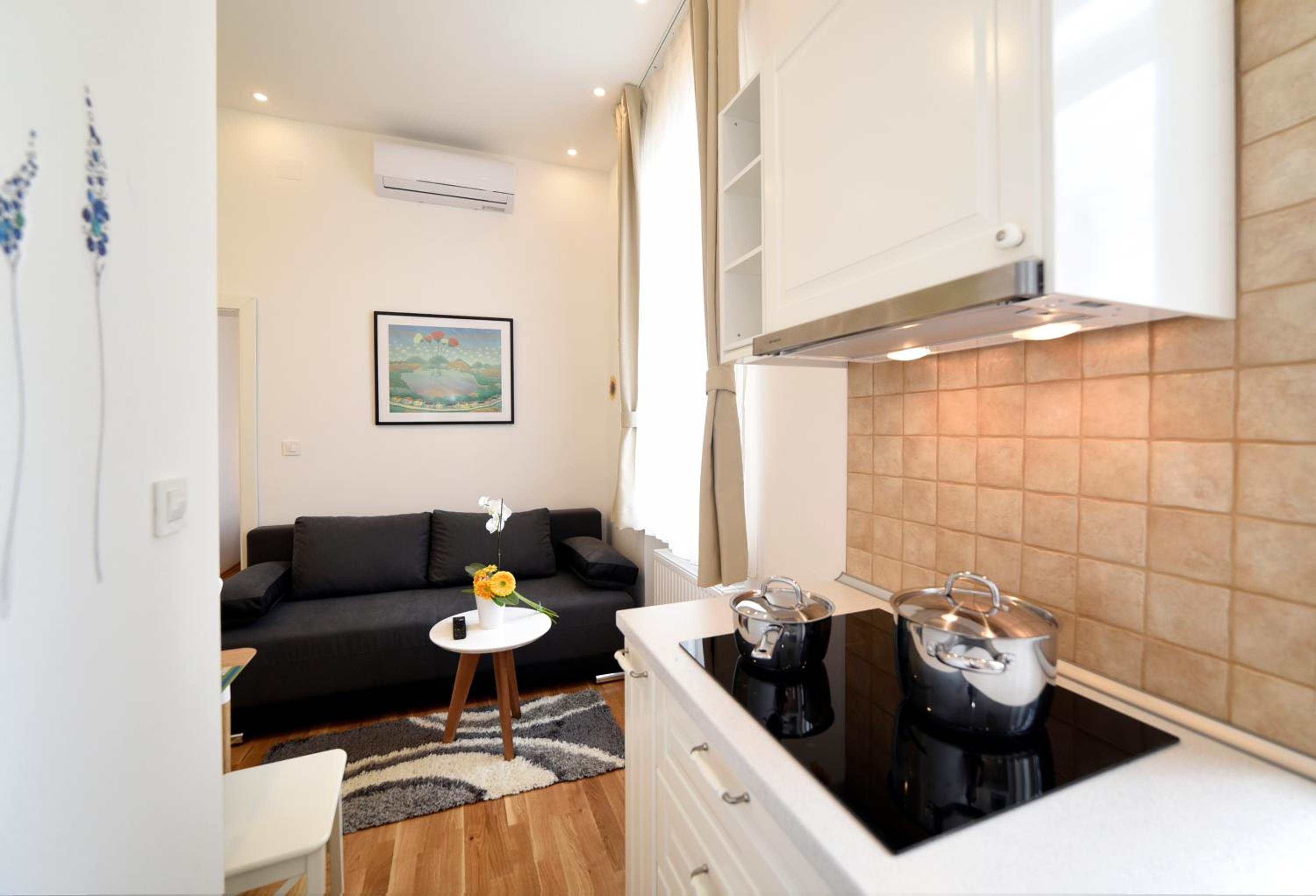 Apartment - Photo 8