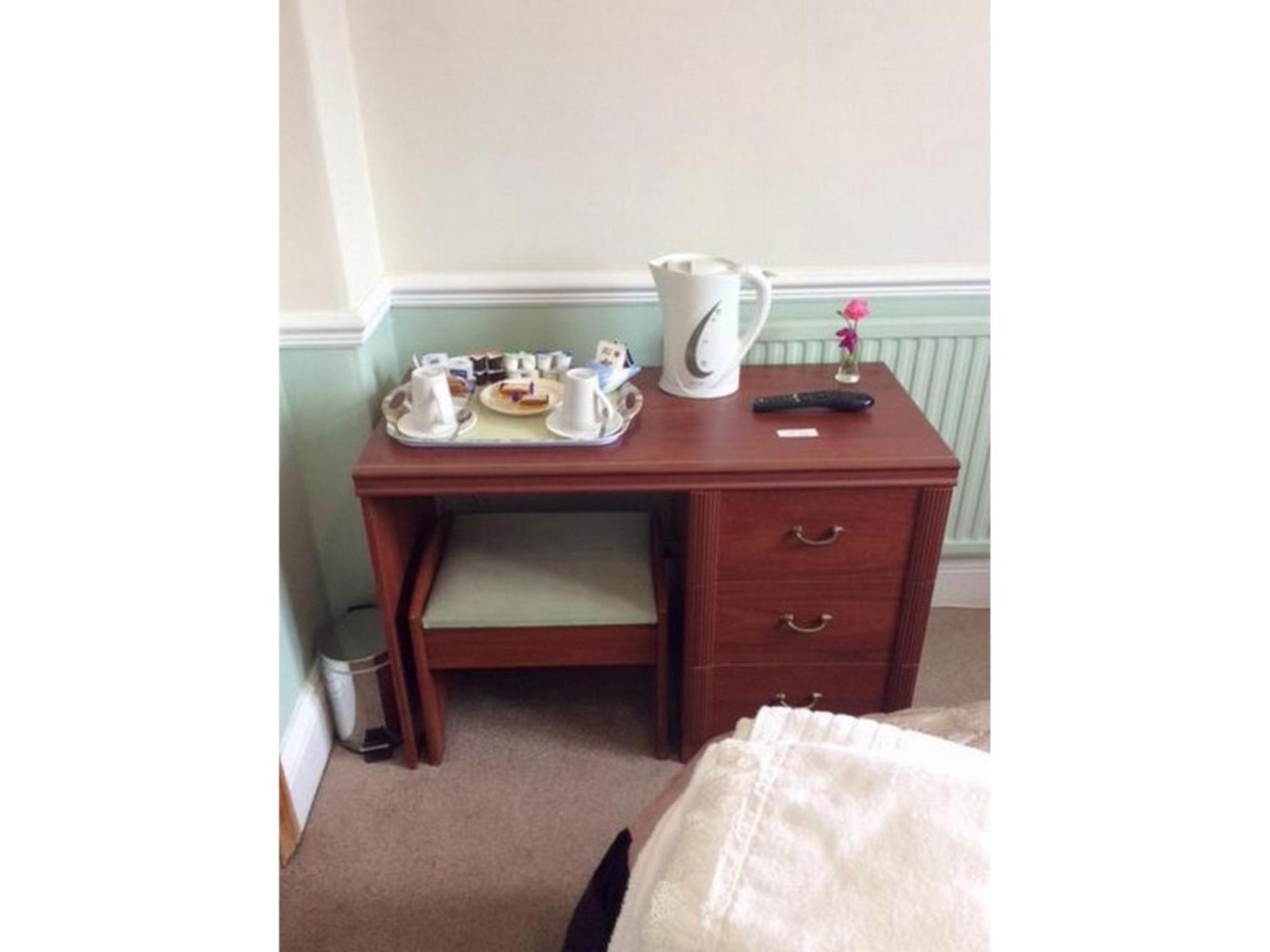 Double Room with Private Bathroom - Photo 31