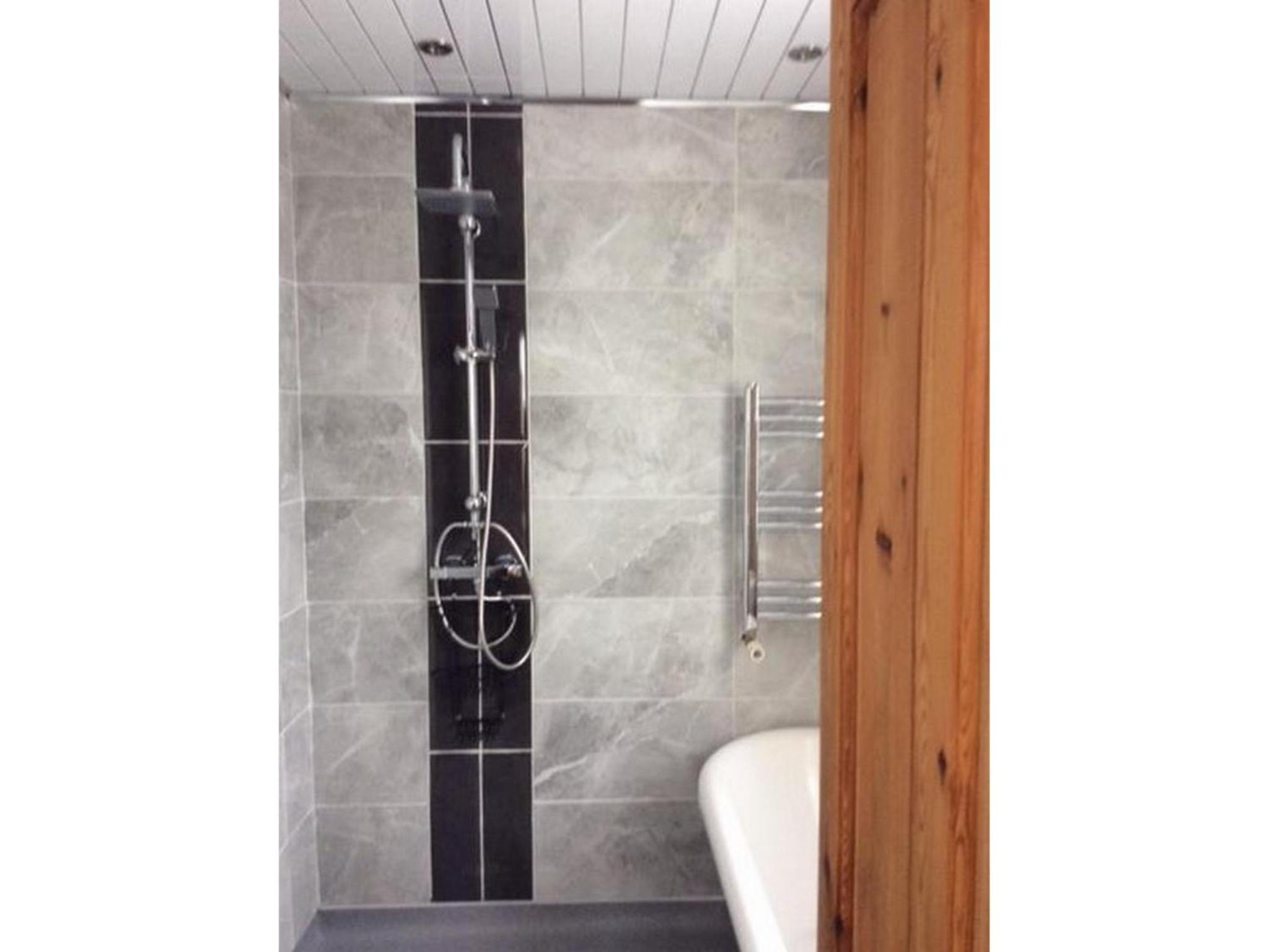 Double Room with Private Bathroom - Photo 30