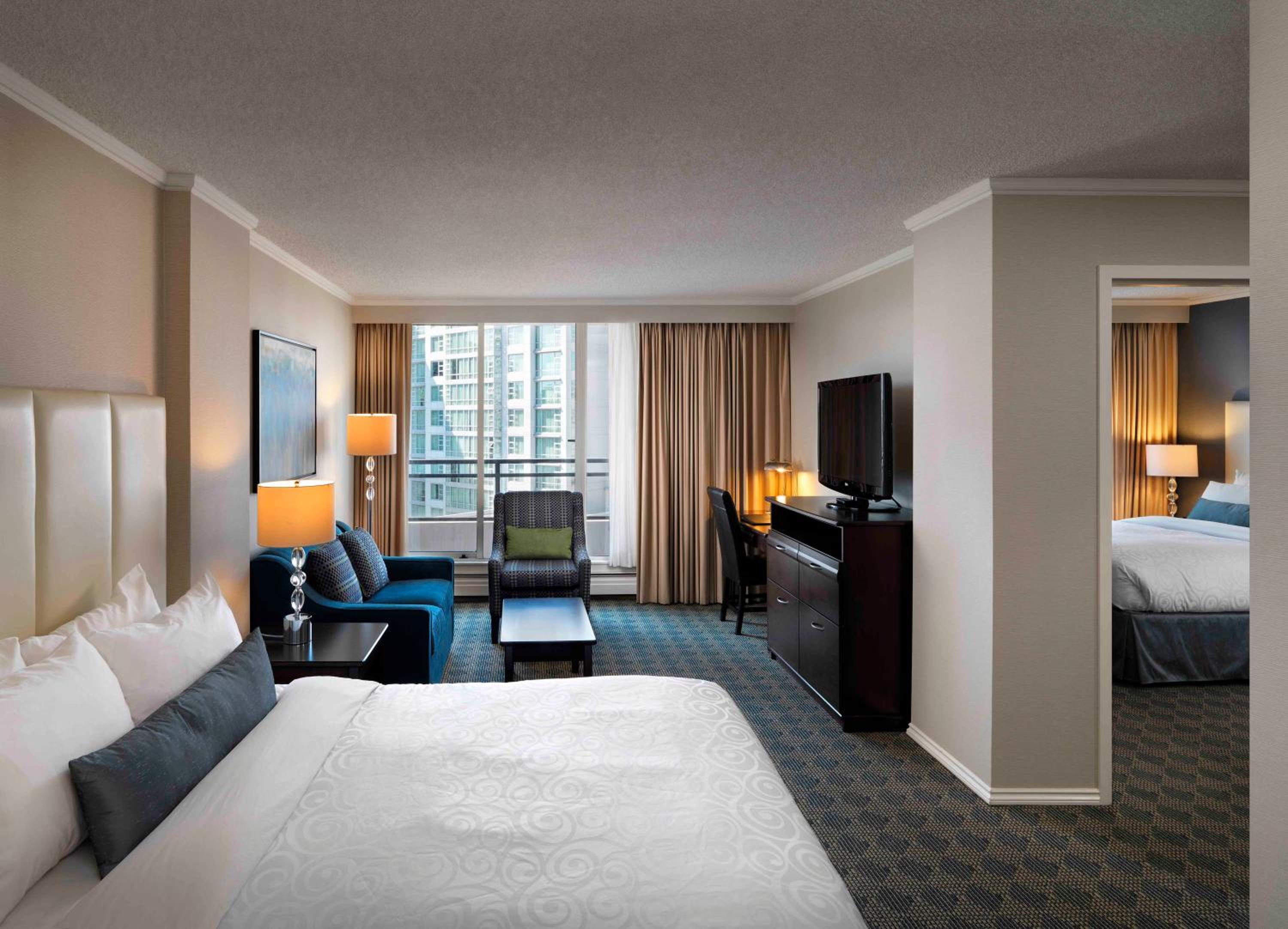 One-Bedroom Suite - Photo 3