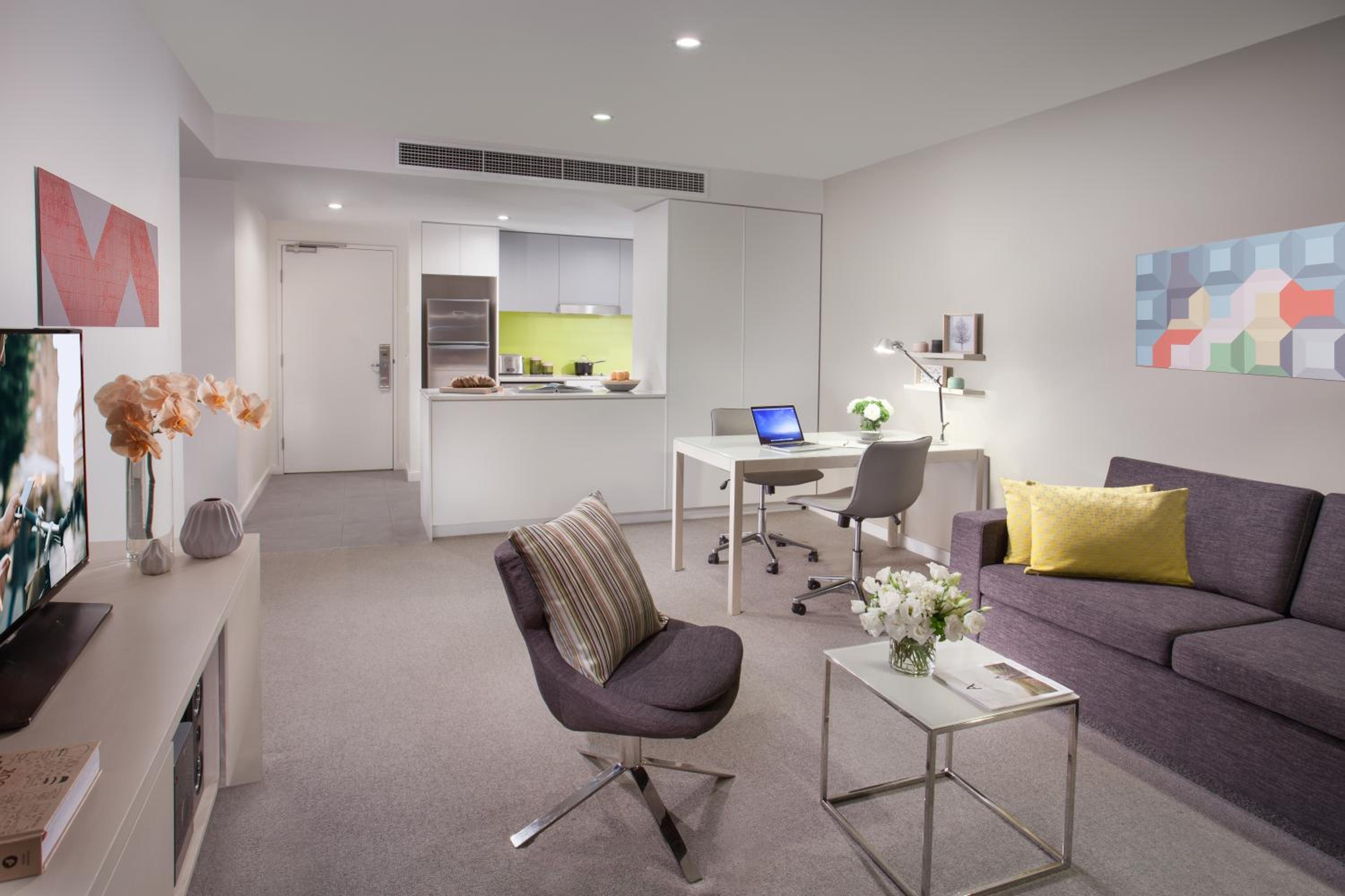 Deluxe One-Bedroom Apartment - Photo 1