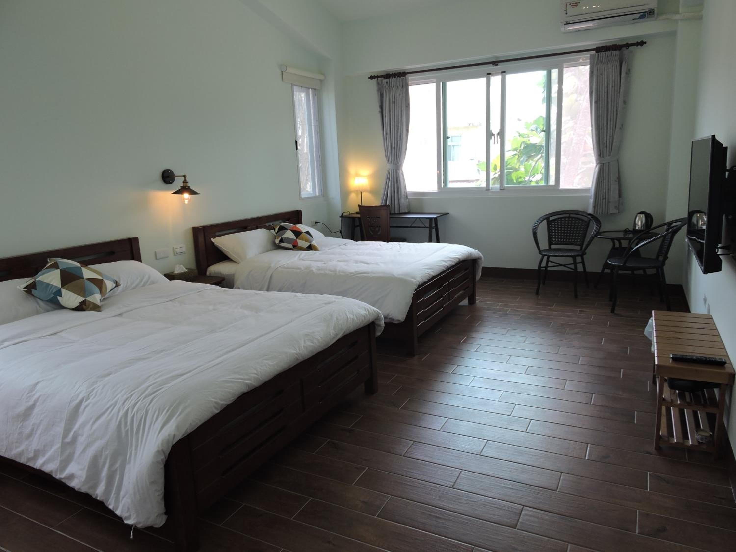 Double or Twin Room with Private Bathroom photo 3