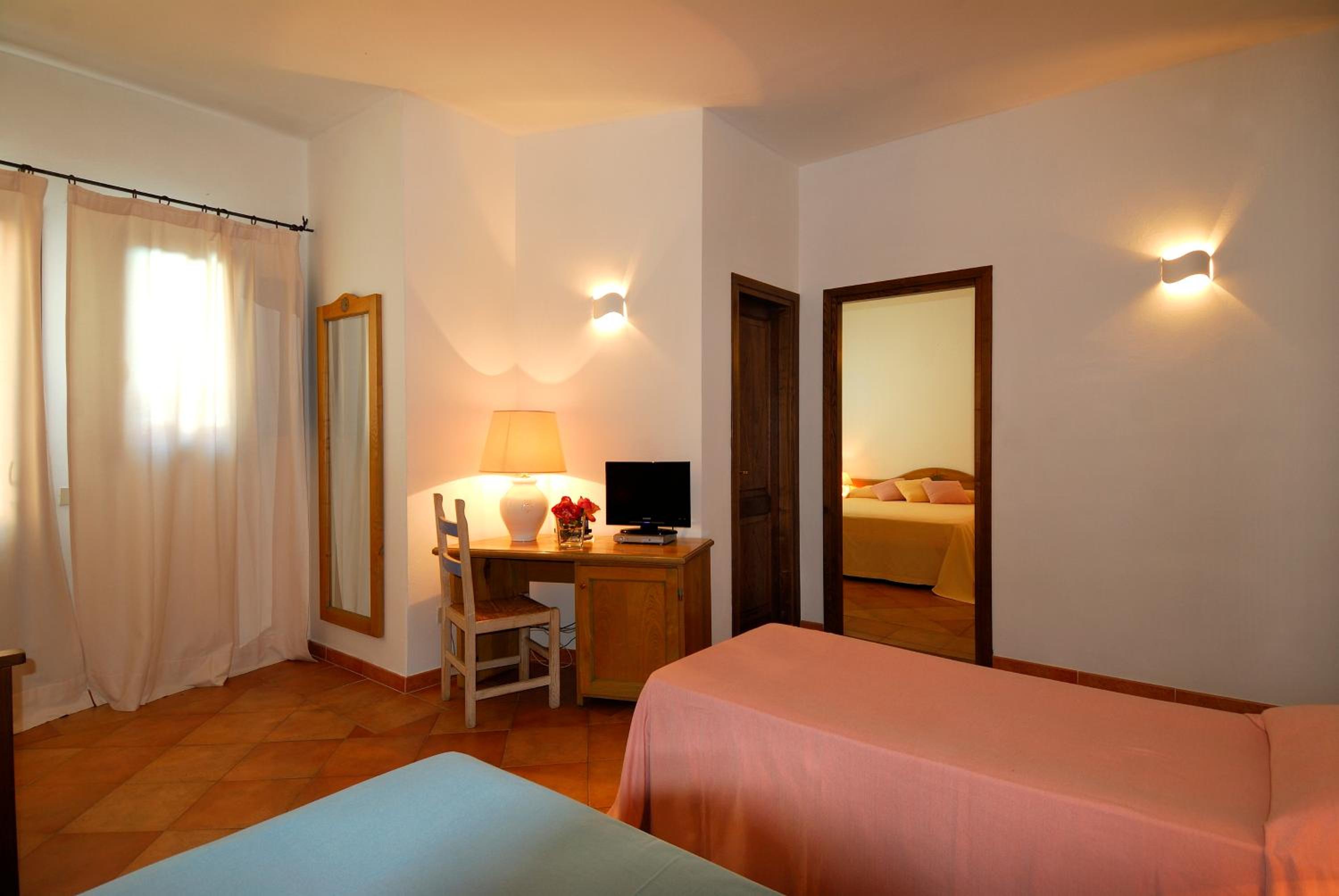 Quadruple Room - Photo 1
