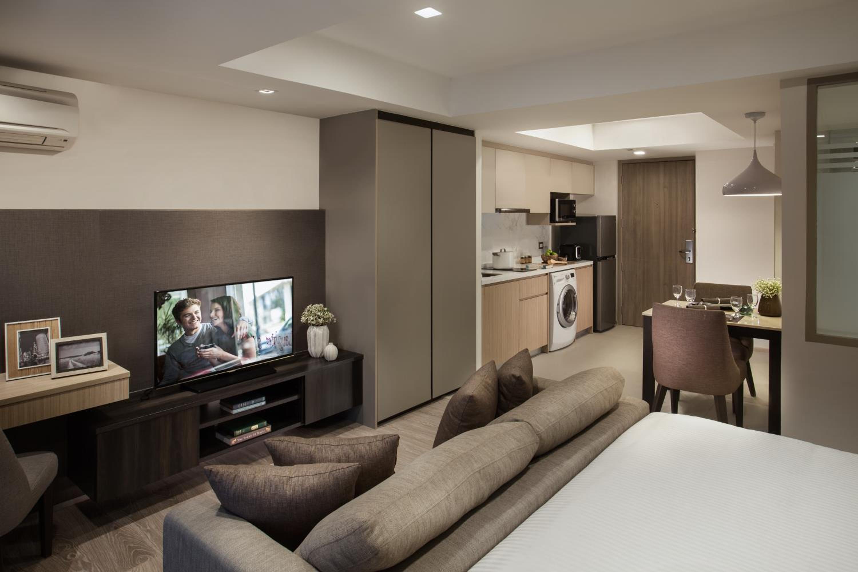 Executive Studio Room with King-Size Bed photo 3