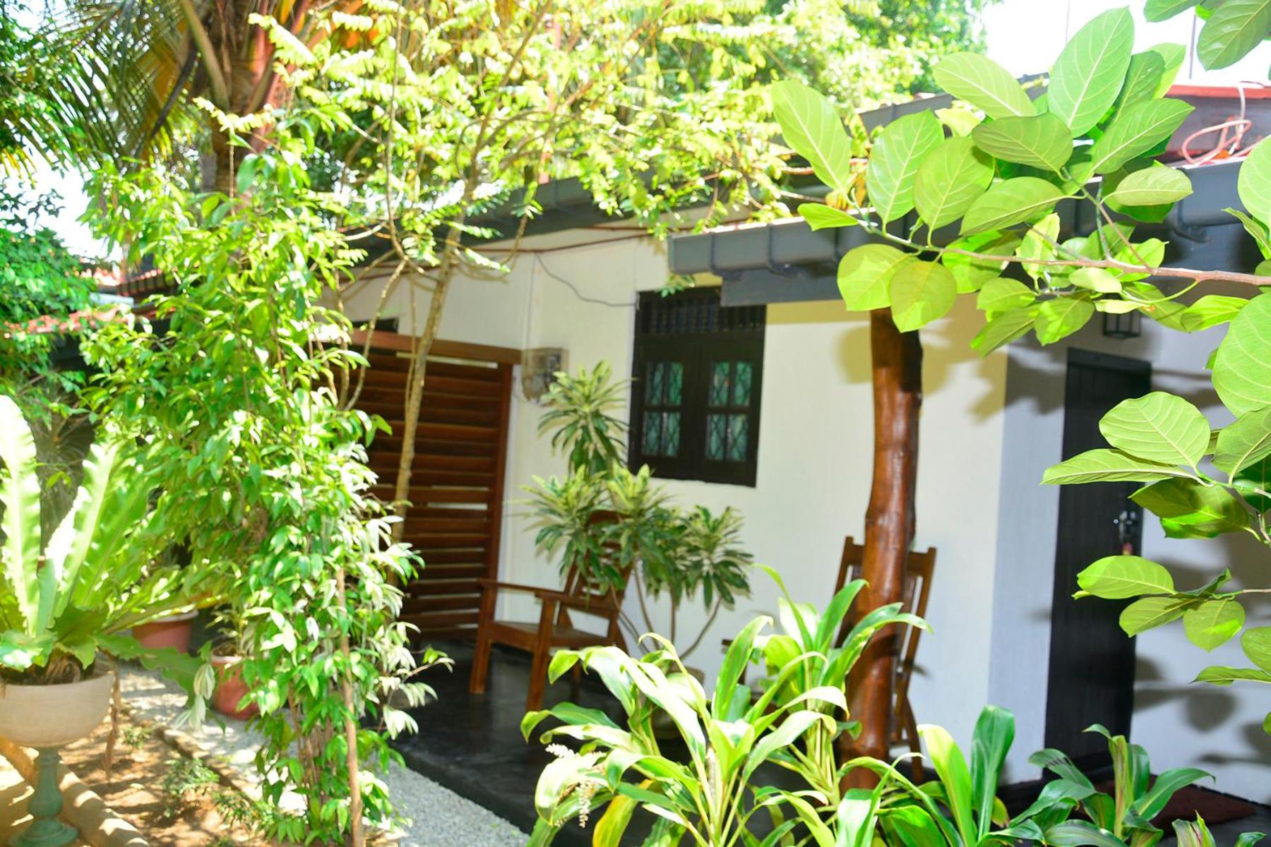 Deluxe Double Room - Photo 9