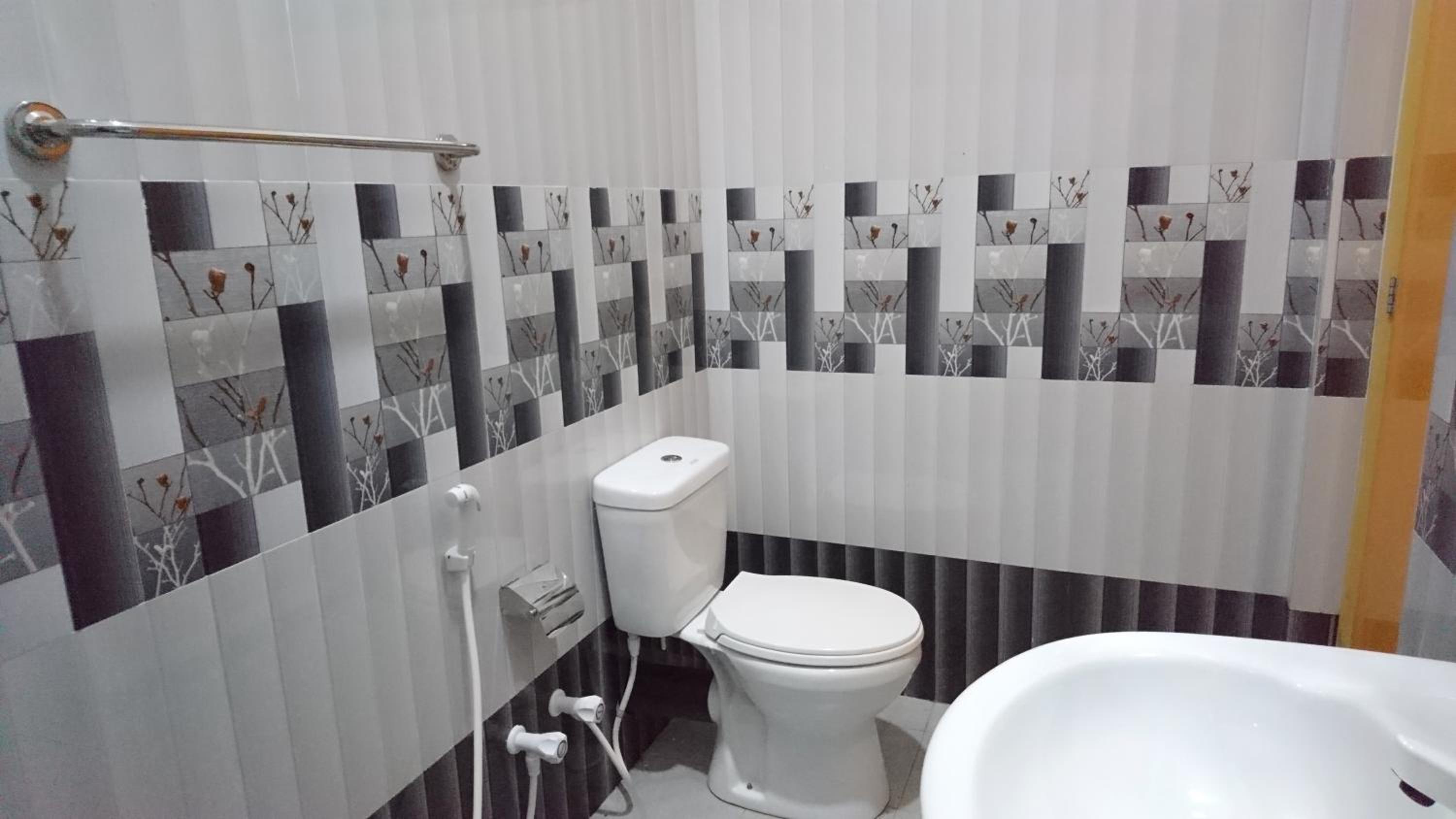 Deluxe Double Room with Balcony photo 3