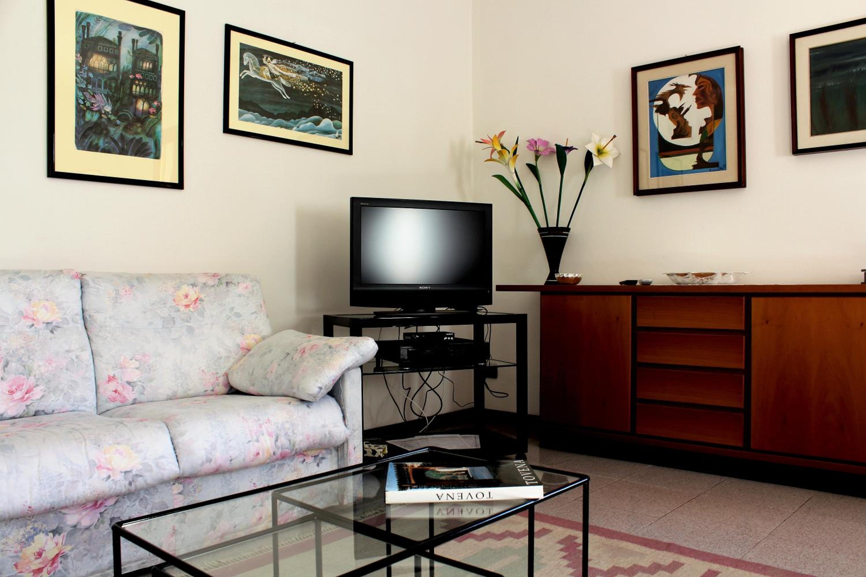 Two-Bedroom House photo 1