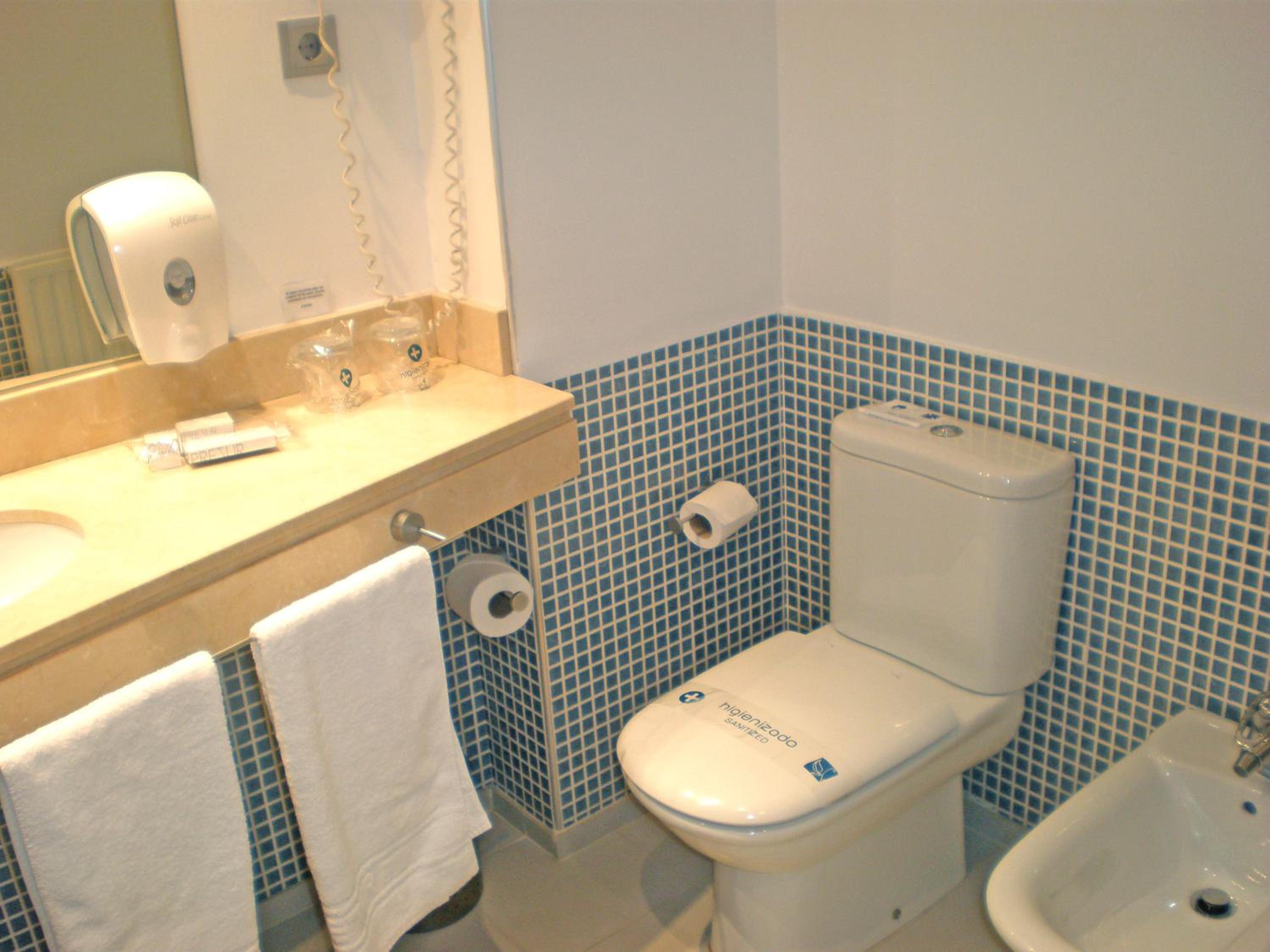 Double or Twin Room (1 Adult) - Photo 7