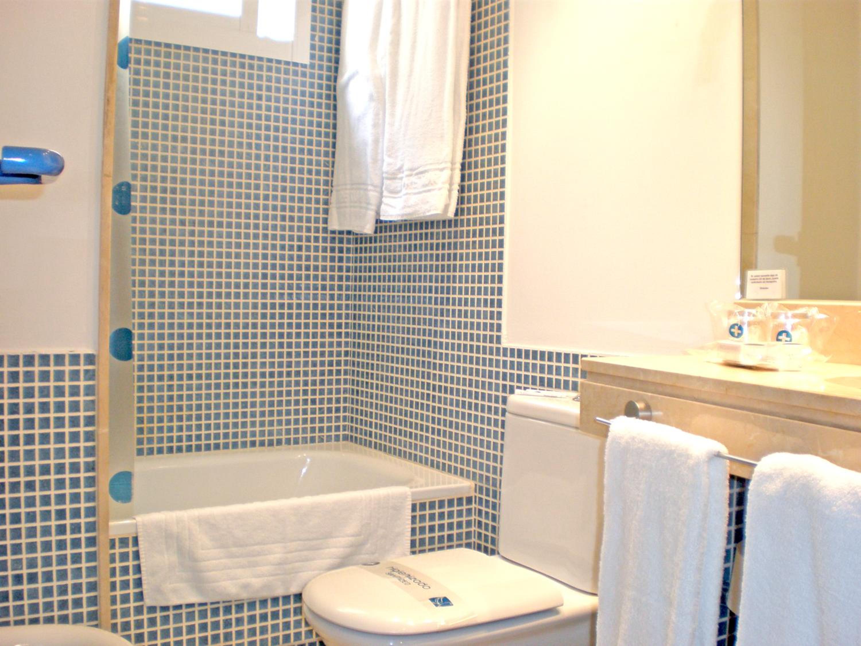 Double or Twin Room (1 Adult) - Photo 5