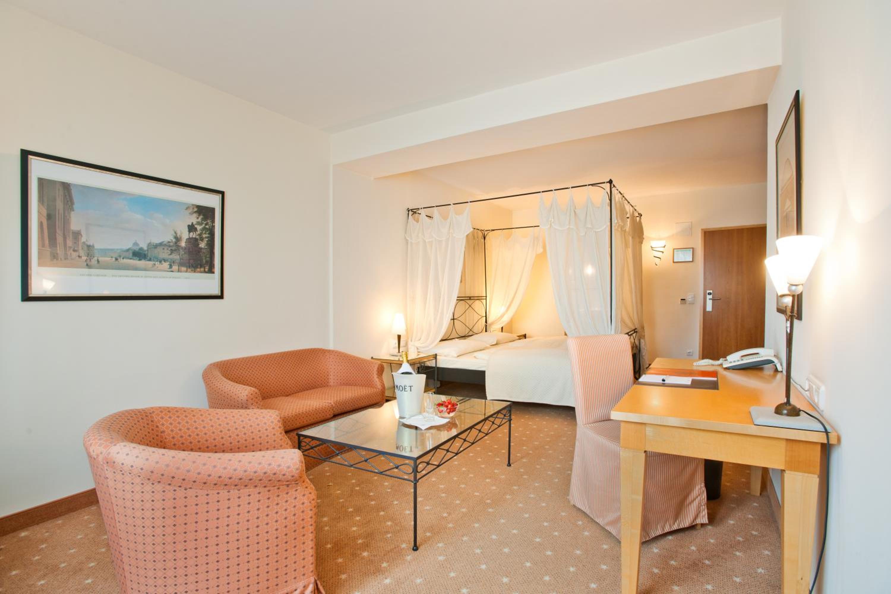 Double or Twin Room - Photo 5