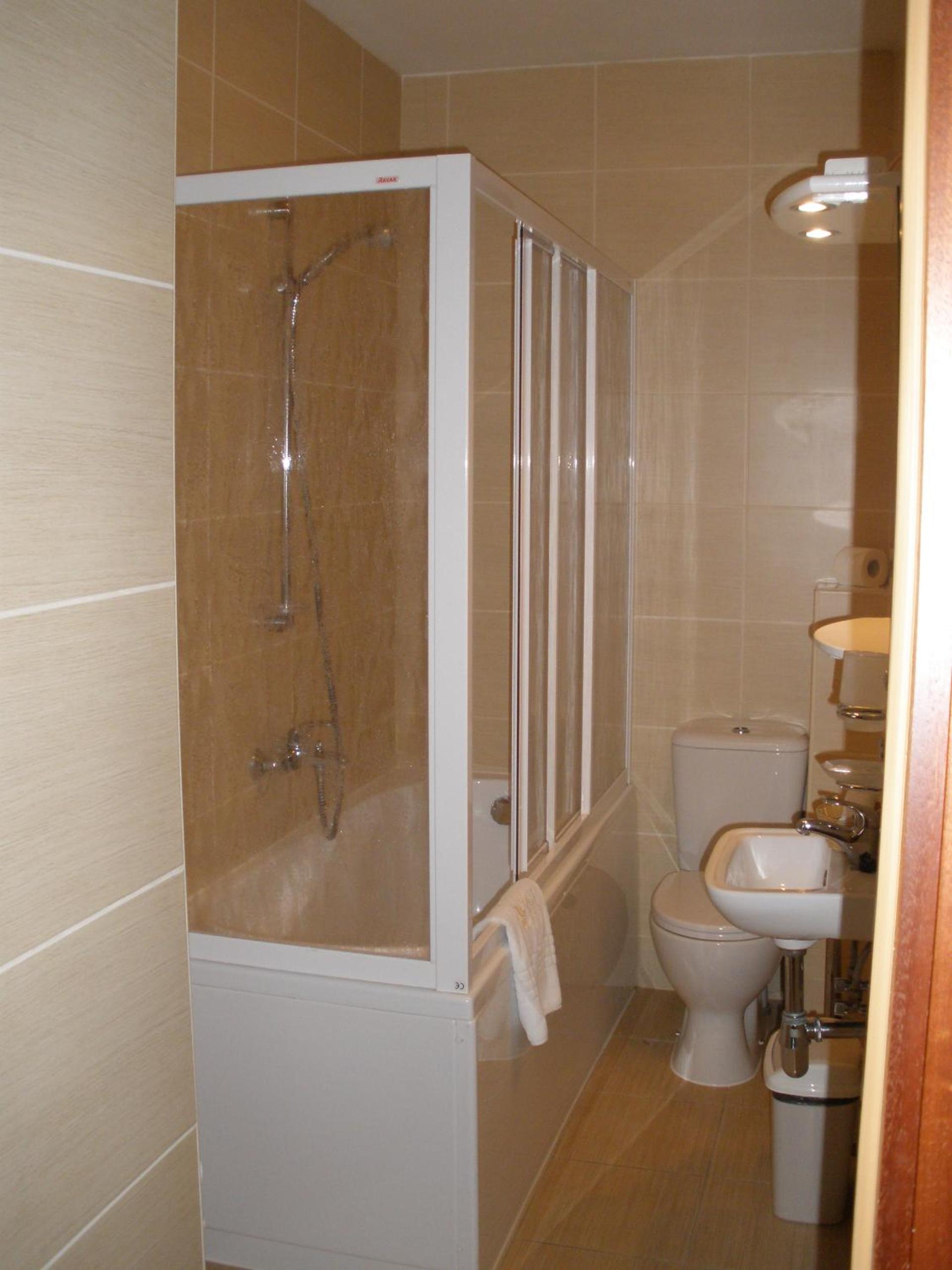 Double Room - Photo 2