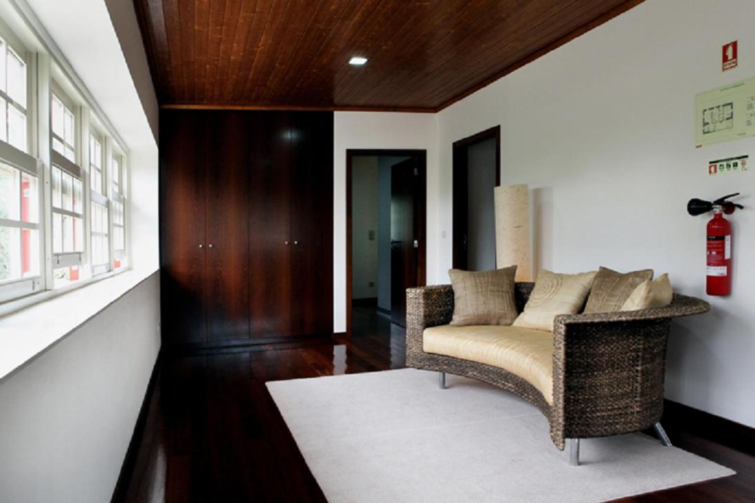 Three-Bedroom House photo 3