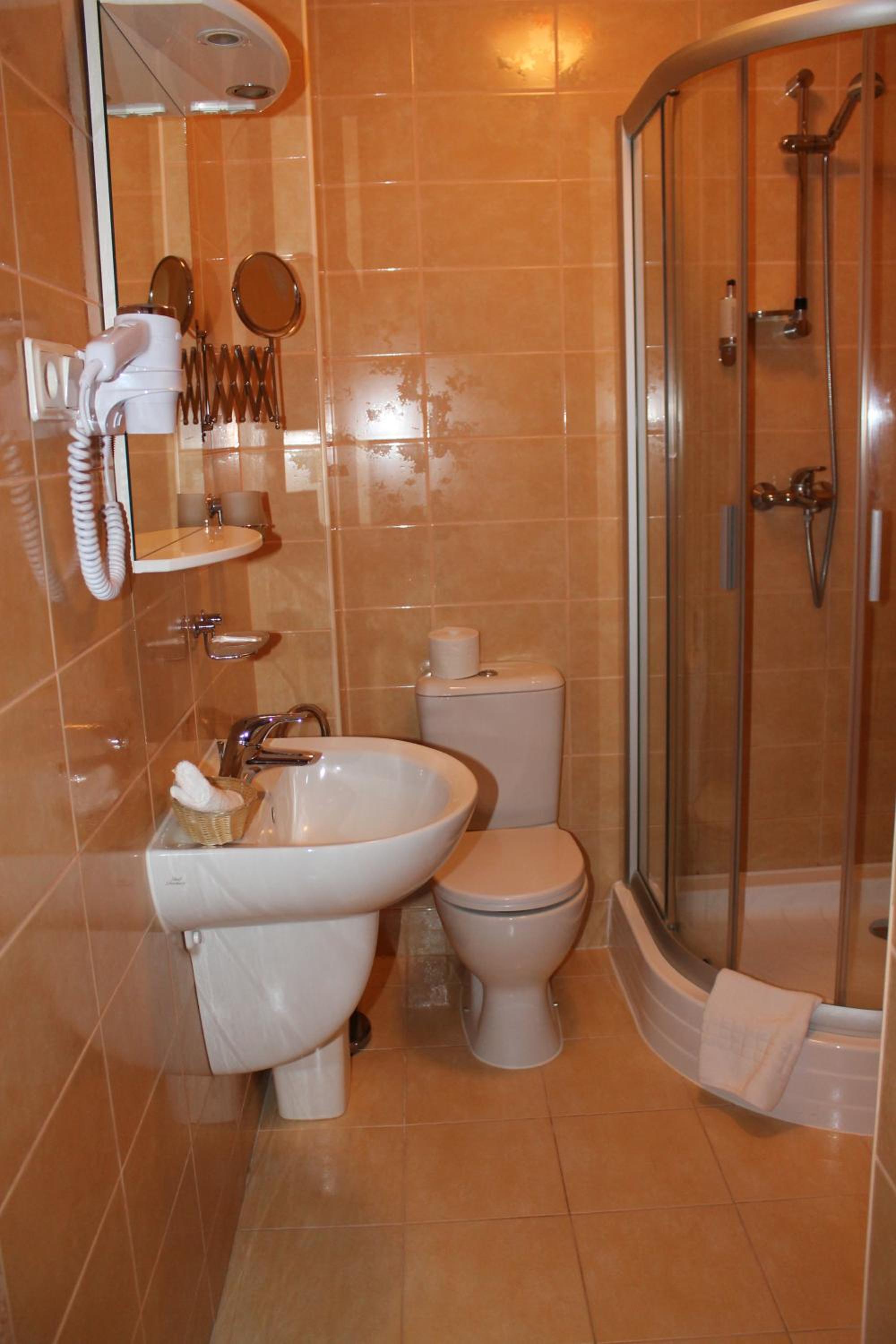 Twin Room - Photo 3