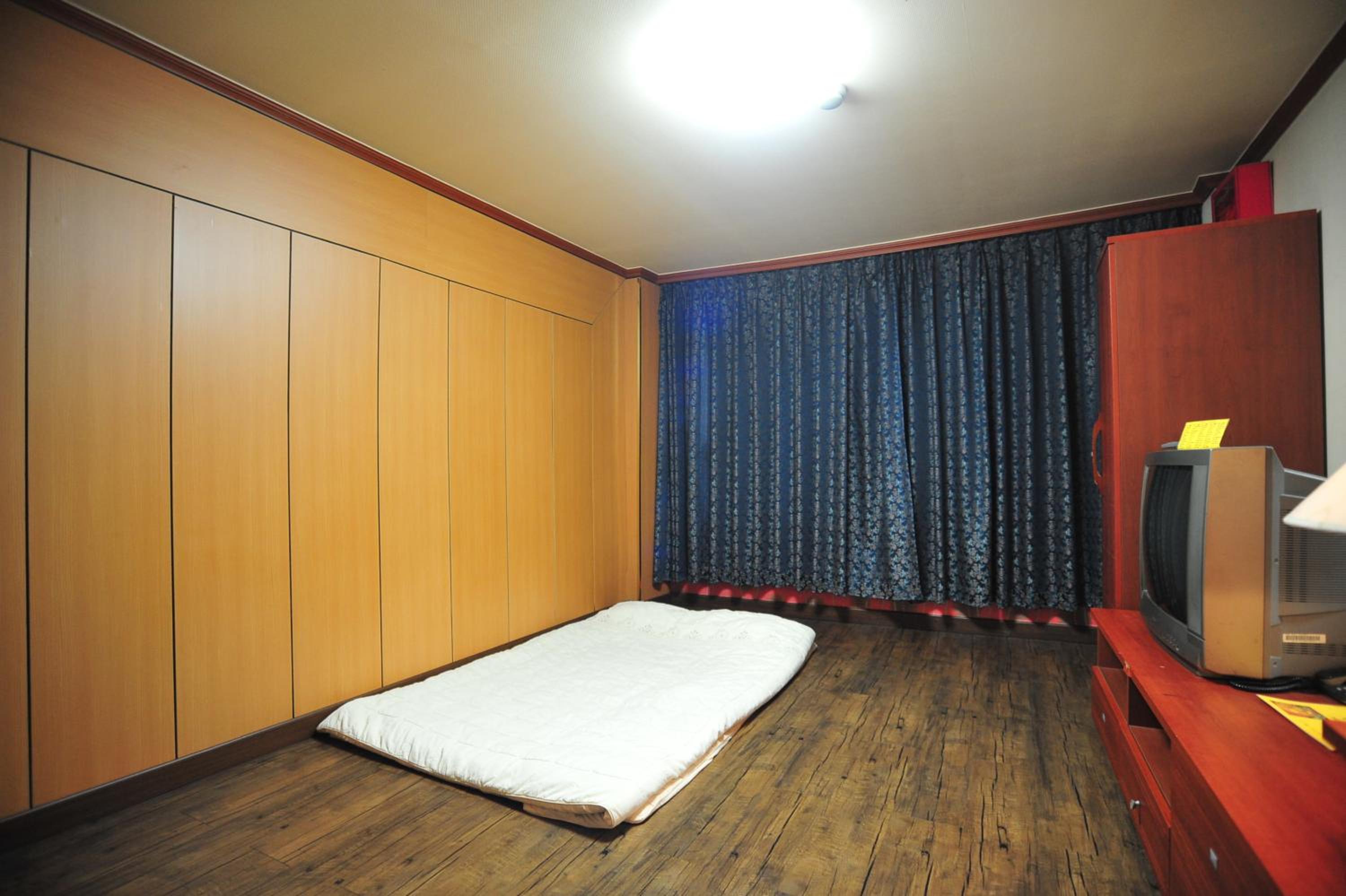 Korean-style Standard Double Room photo 3