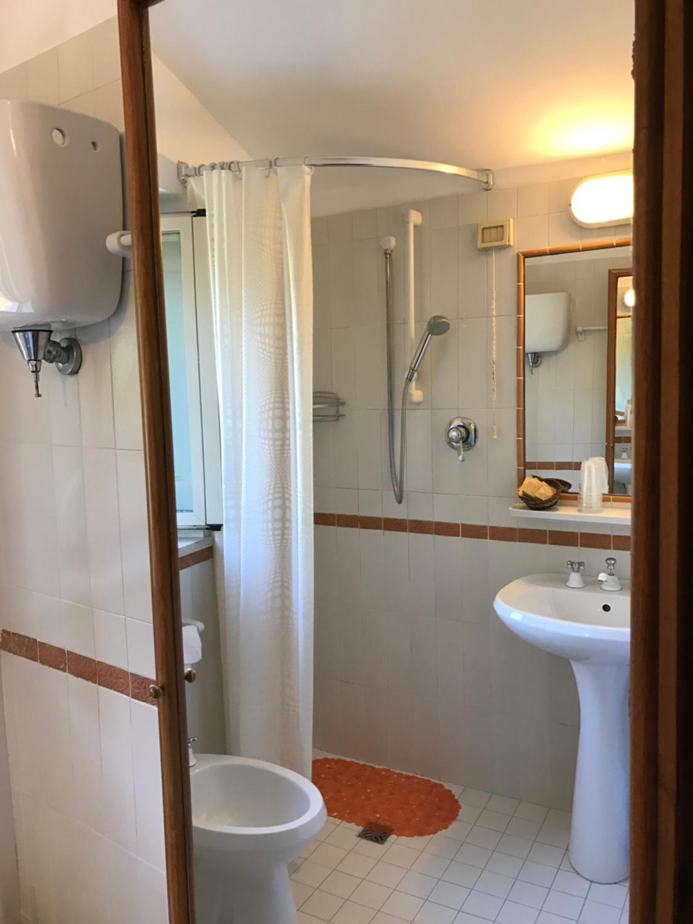 Superior Double or Twin Room - Photo 15