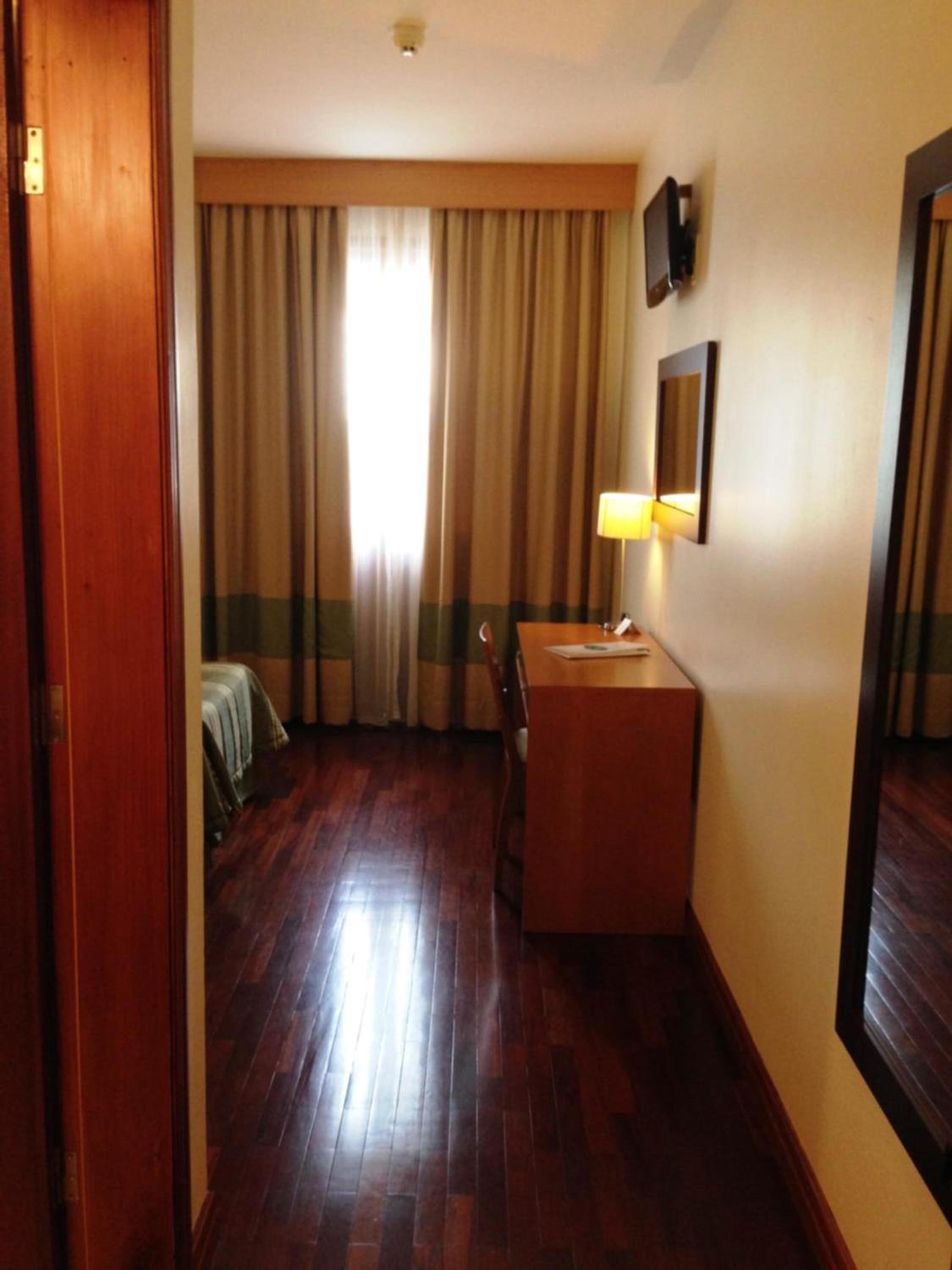 Twin Room - Photo 1