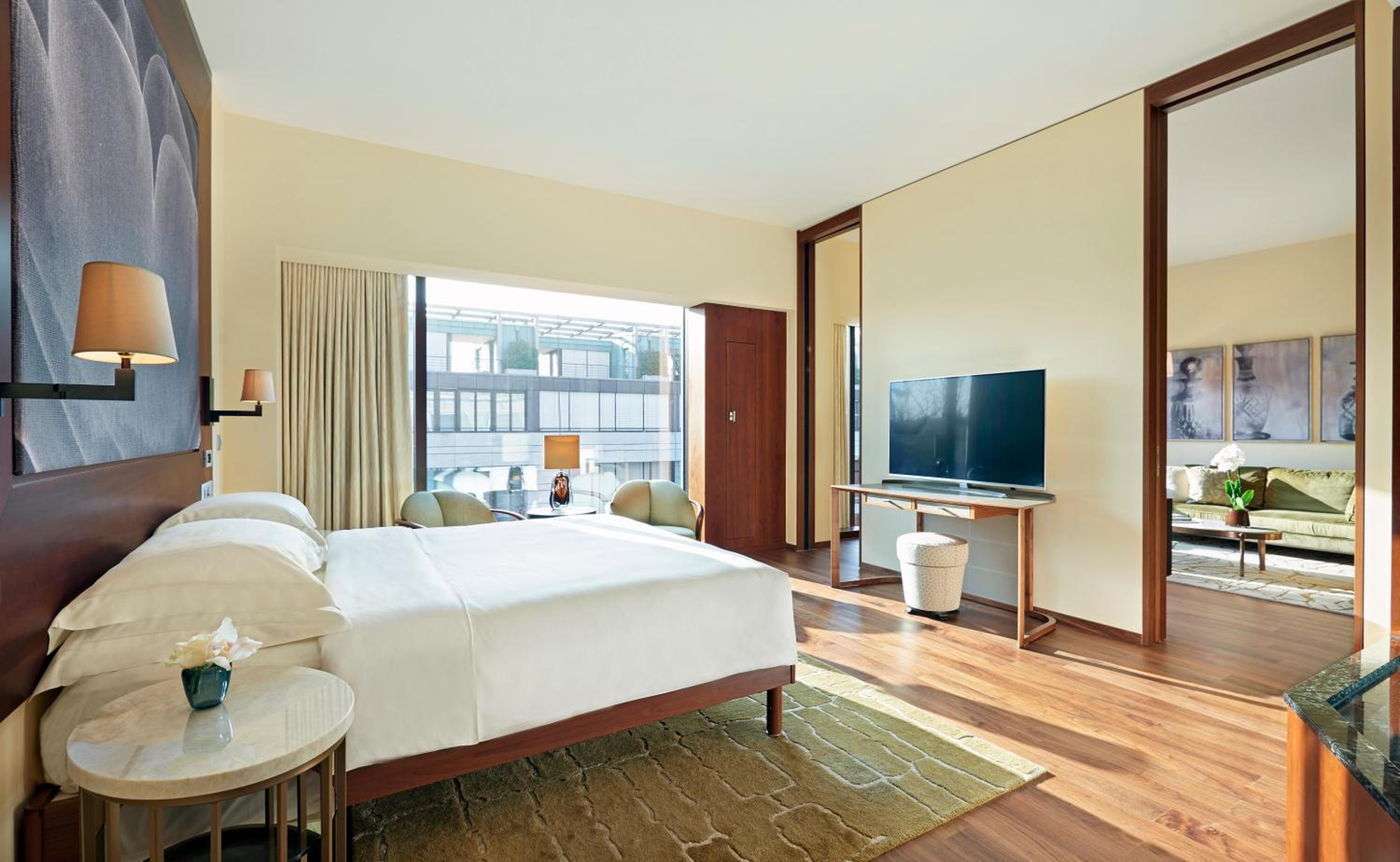 Suite thumbnail 6