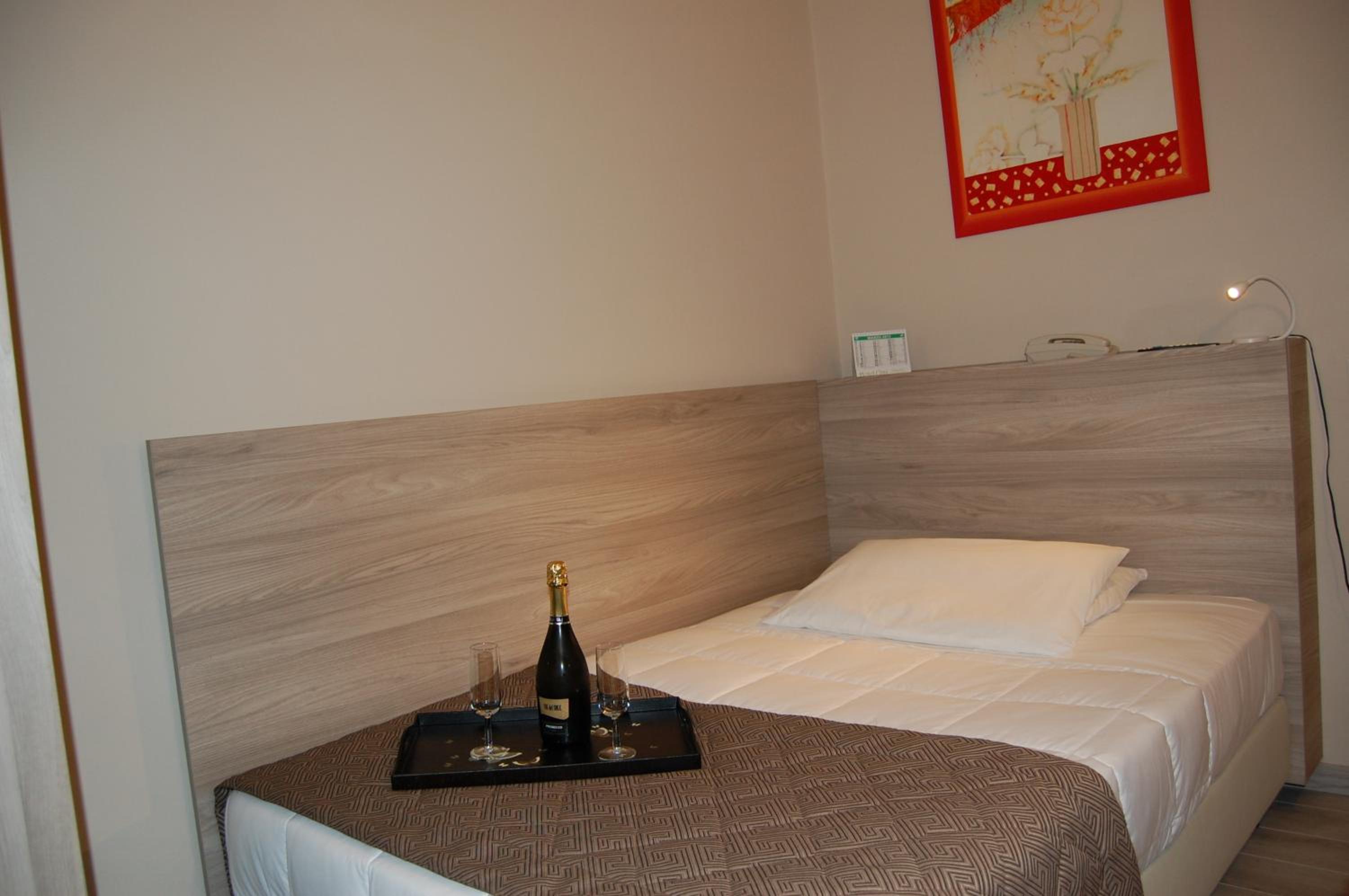 Single Room photo 3