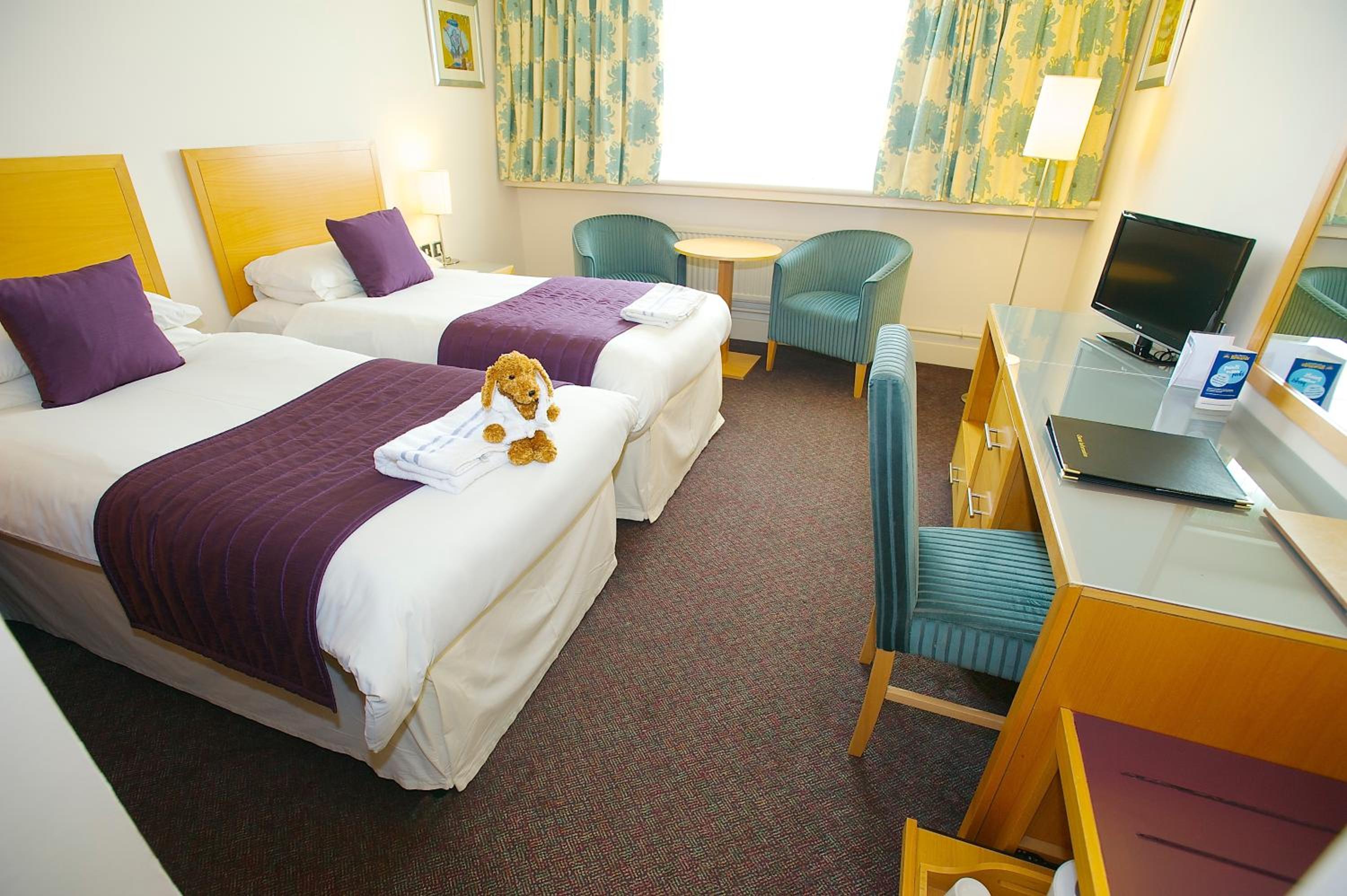 Standard Twin Room - Photo 9